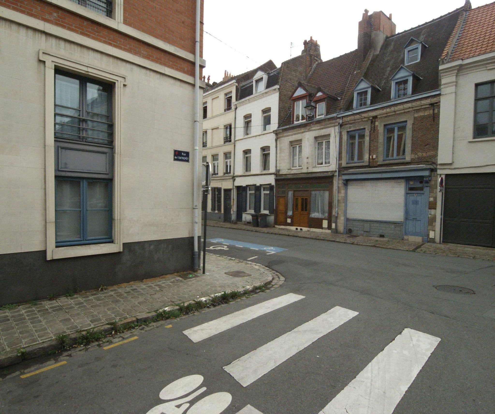 Street view near Le Chat Qui Dort III, Lille — © melimmergis (CC BY-SA · Mapillary)