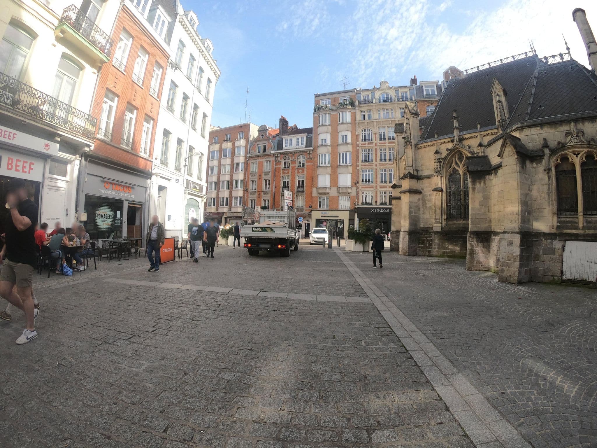 Street view near LeBeaureGare, Lille — © vinisa (CC BY-SA · Mapillary)