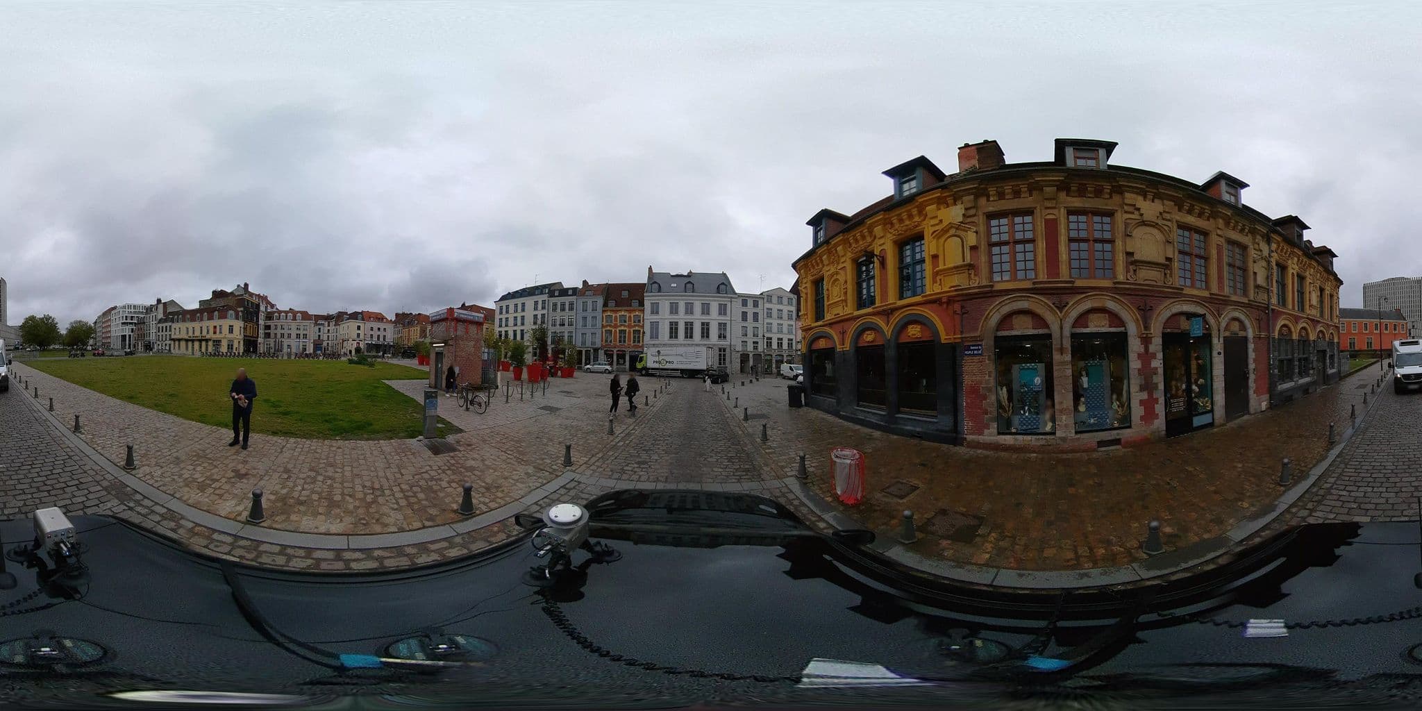 Street view near Little Suite - Louise, La Madeleine — © meldig (CC BY-SA · Mapillary)