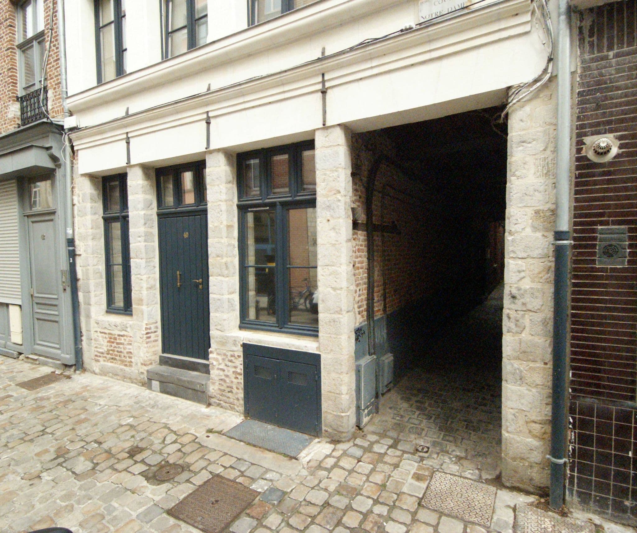 Street view near Le Madame Little Appart’Hotel, Lille — © melimmergis (CC BY-SA · Mapillary)