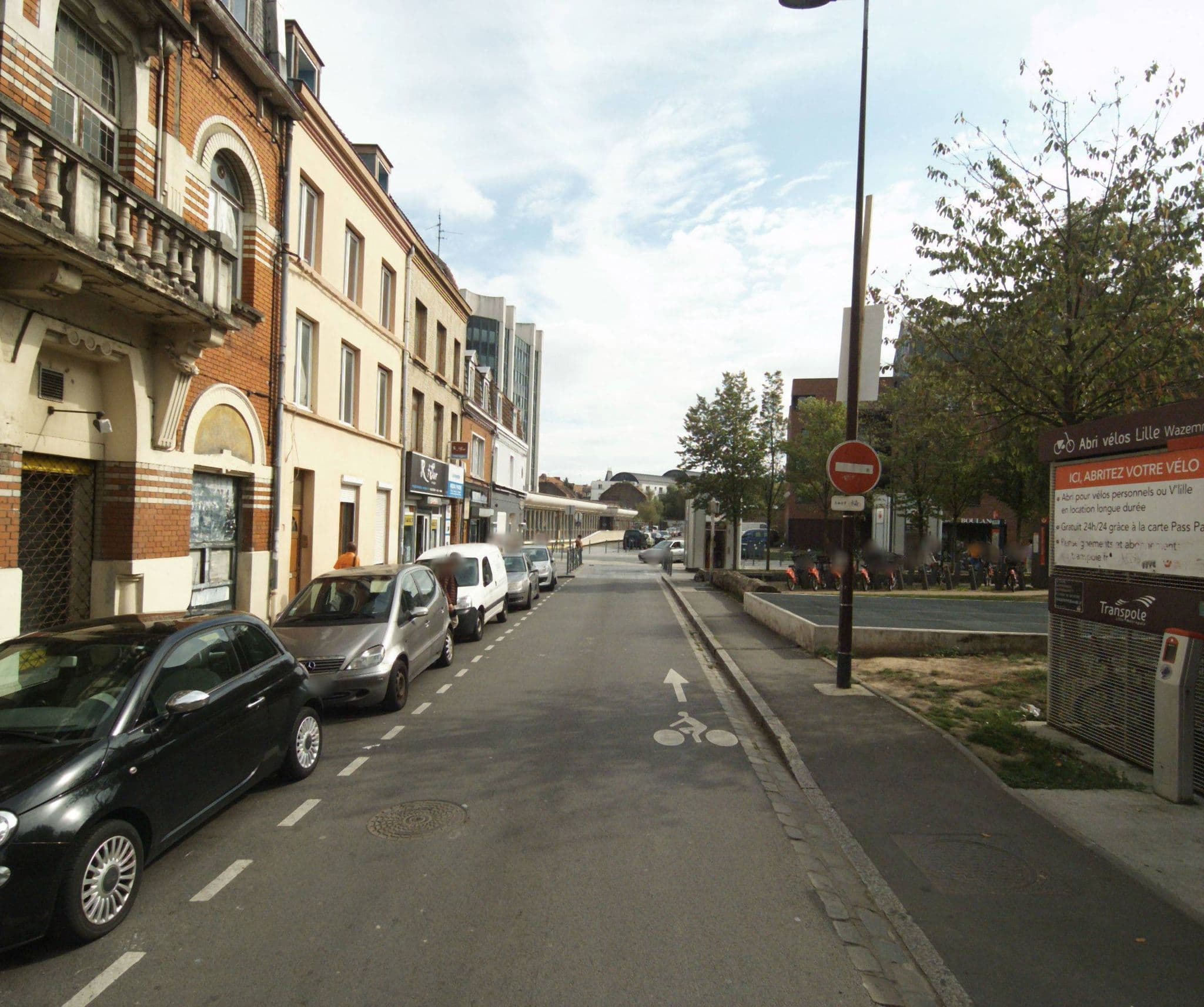 Street view near Art'Spot Hostel & Bar, Lille — © melimmergis (CC BY-SA · Mapillary)