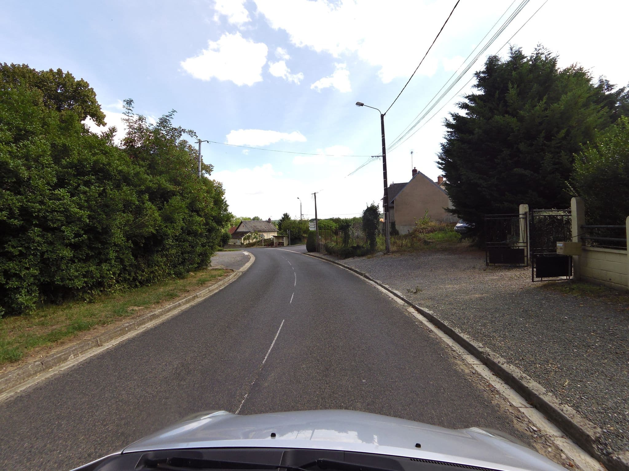 Street view near Chateau de Pancy, Bruyères-et-Montbérault — © zors1843 (CC BY-SA · Mapillary)