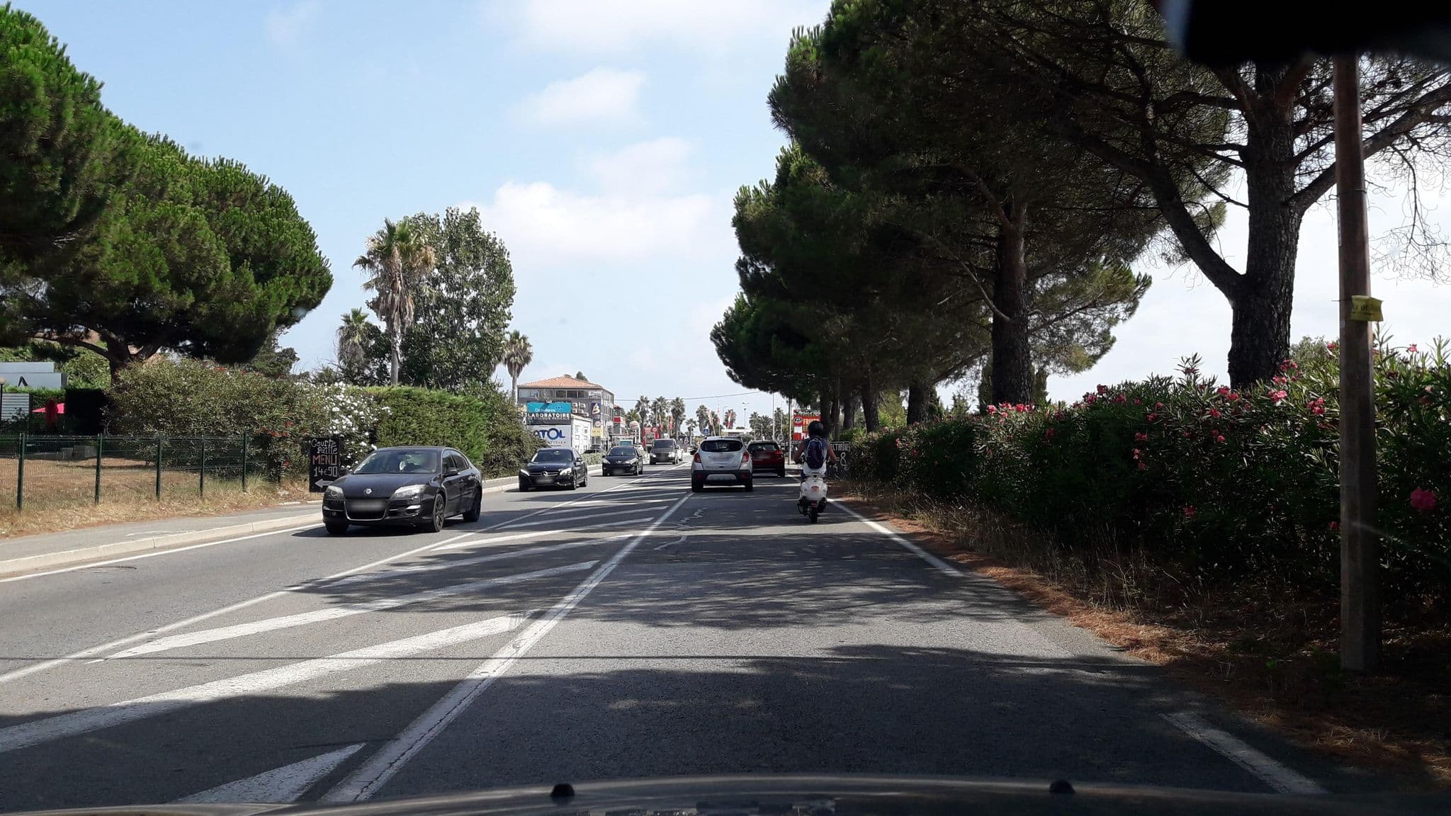 Street view near Kyriad Frejus Port - Saint Raphaël, Fréjus — © eric_s (CC BY-SA · Mapillary)