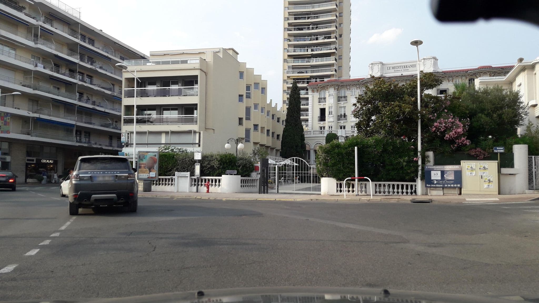 Street view near Le Mediterranée, Saint-Raphaël — © eric_s (CC BY-SA · Mapillary)