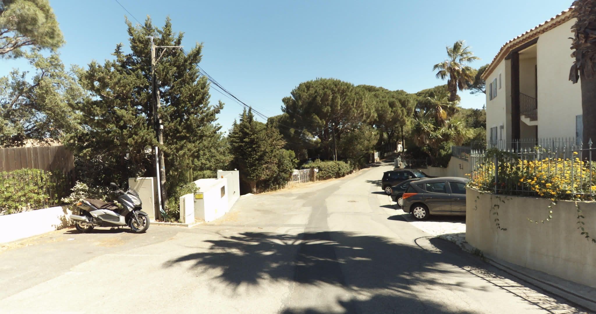 Street view near Les Capucines, Saint-Tropez — © sogefi (CC BY-SA · Mapillary)