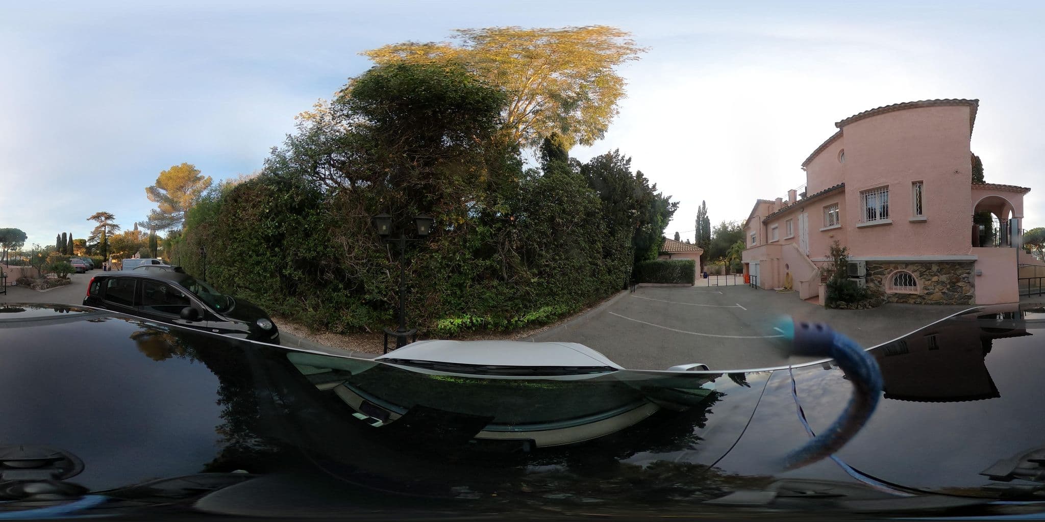 Street view near Villa Des Anges, Sainte-Maxime — © sogefi (CC BY-SA · Mapillary)