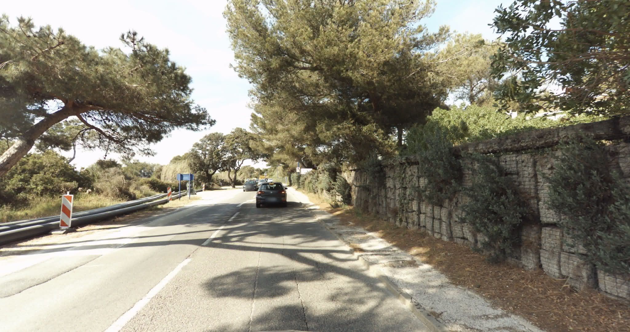 Street view near Camping Campéole Eurosurf, Hyères — © sogefi (CC BY-SA · Mapillary)