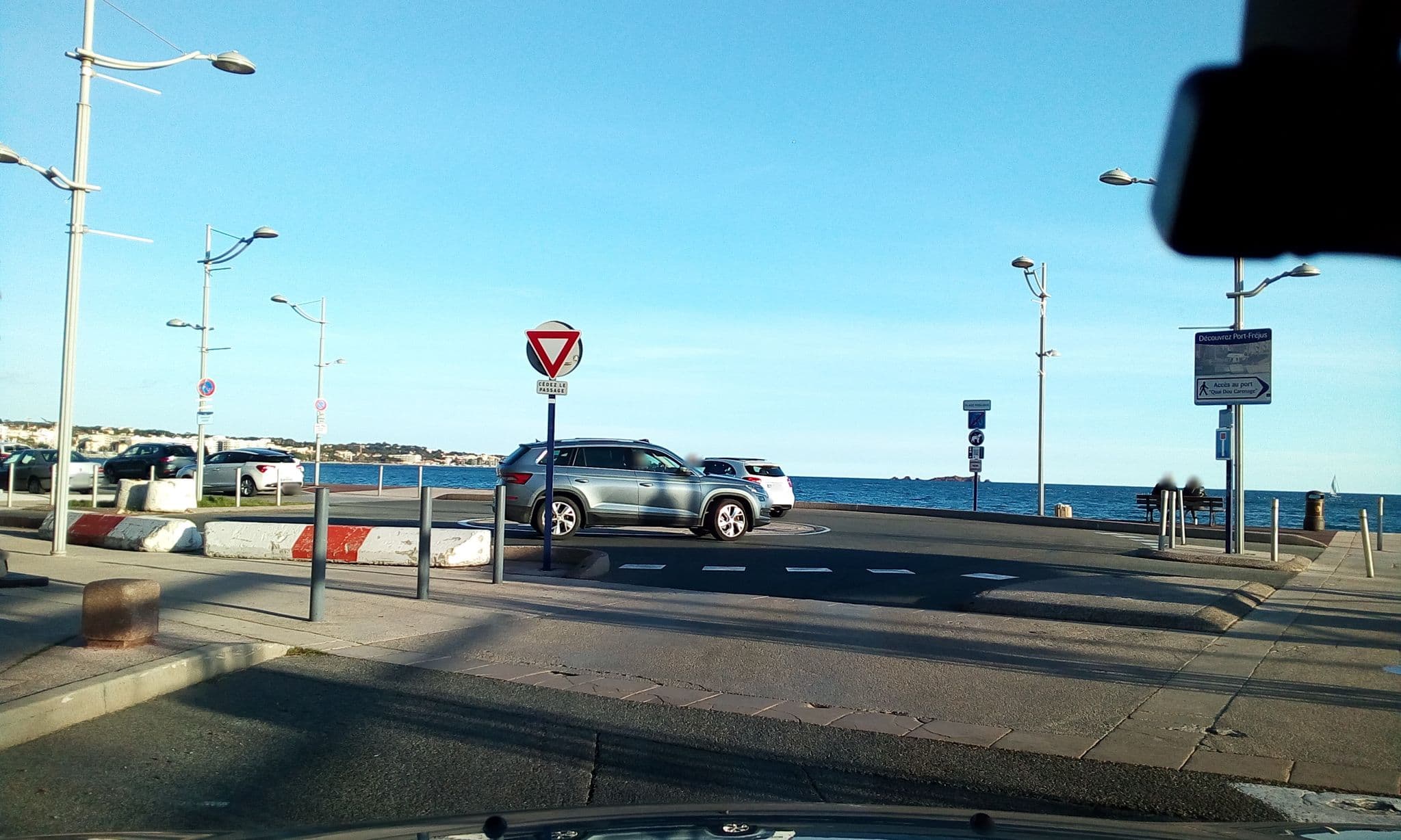 Street view near Jujuceline83, Fréjus — © eric_s (CC BY-SA · Mapillary)