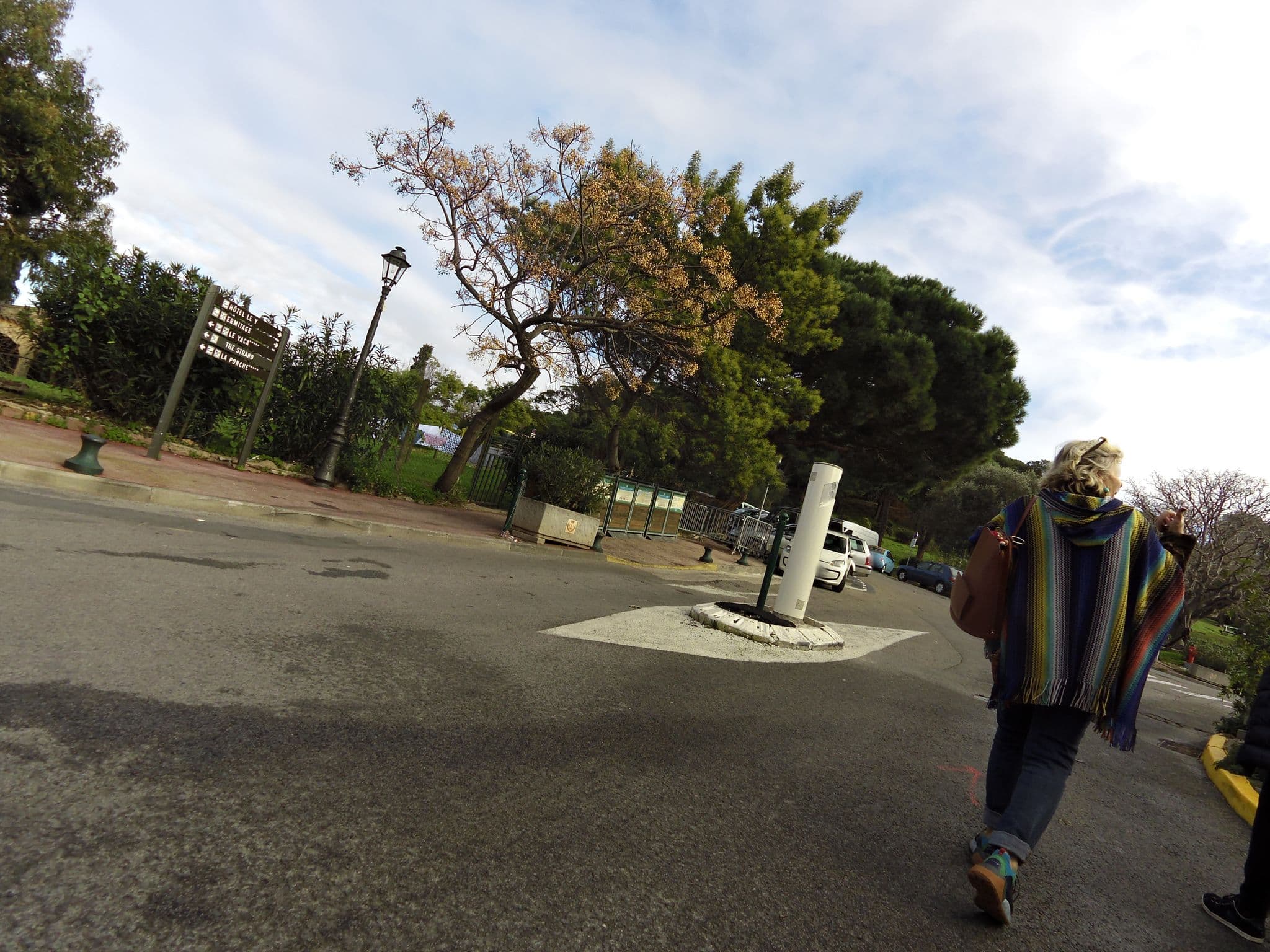 Street view near Hotel B Lodge, Saint-Tropez — © marcuscalabresus (CC BY-SA · Mapillary)