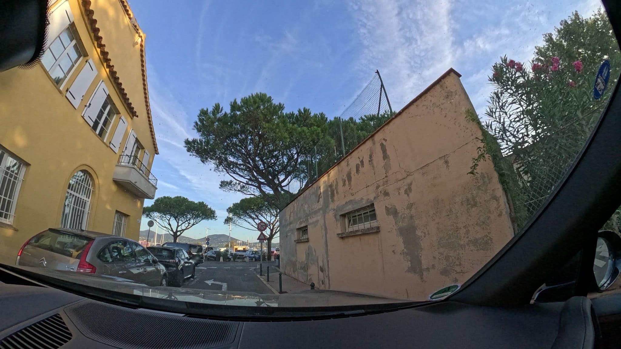 Street view near Lion Blanc, Saint-Tropez — © pharris0n (CC BY-SA · Mapillary)