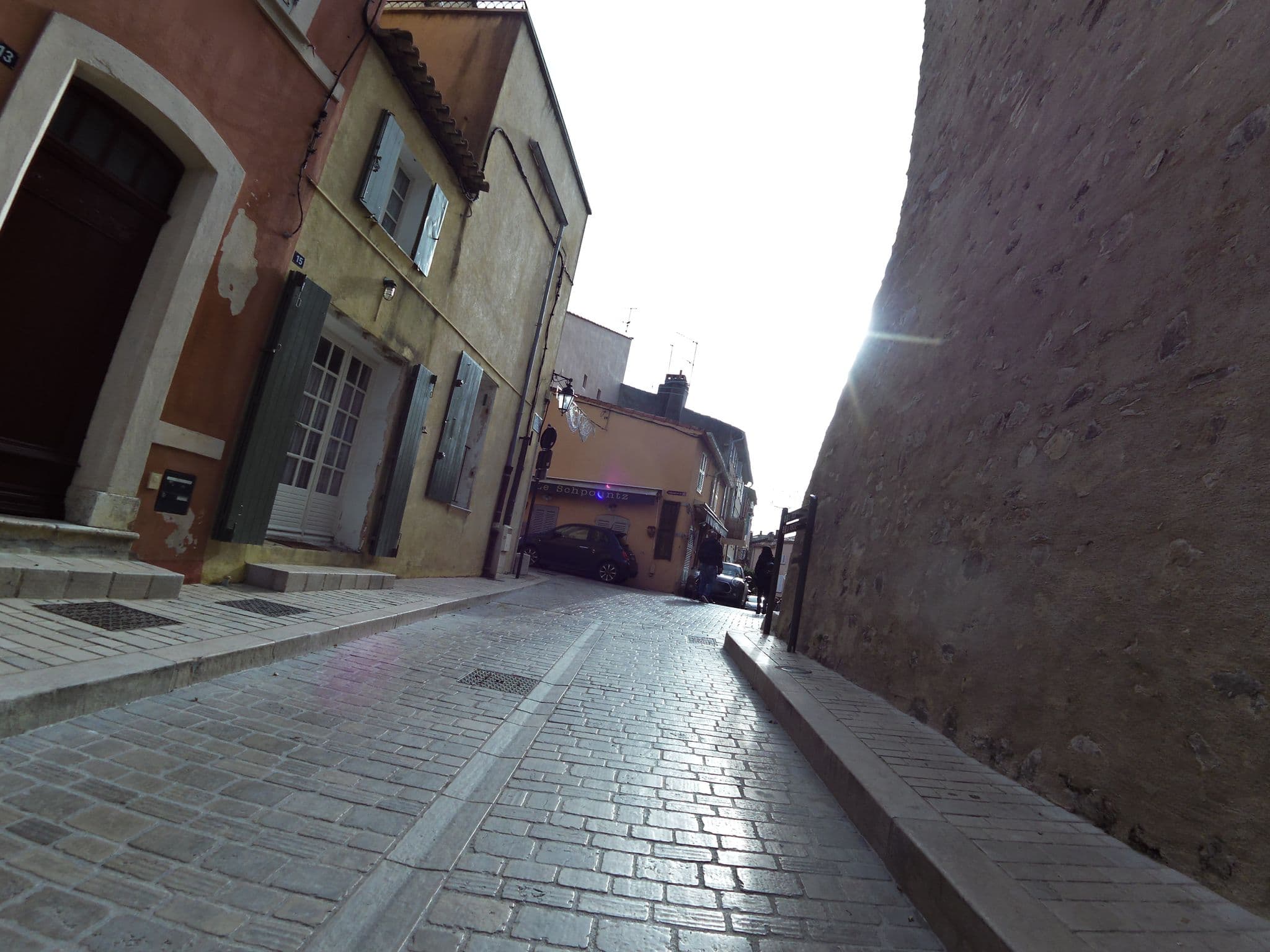 Street view near Appartements Corail et Celadon, Saint-Tropez — © marcuscalabresus (CC BY-SA · Mapillary)