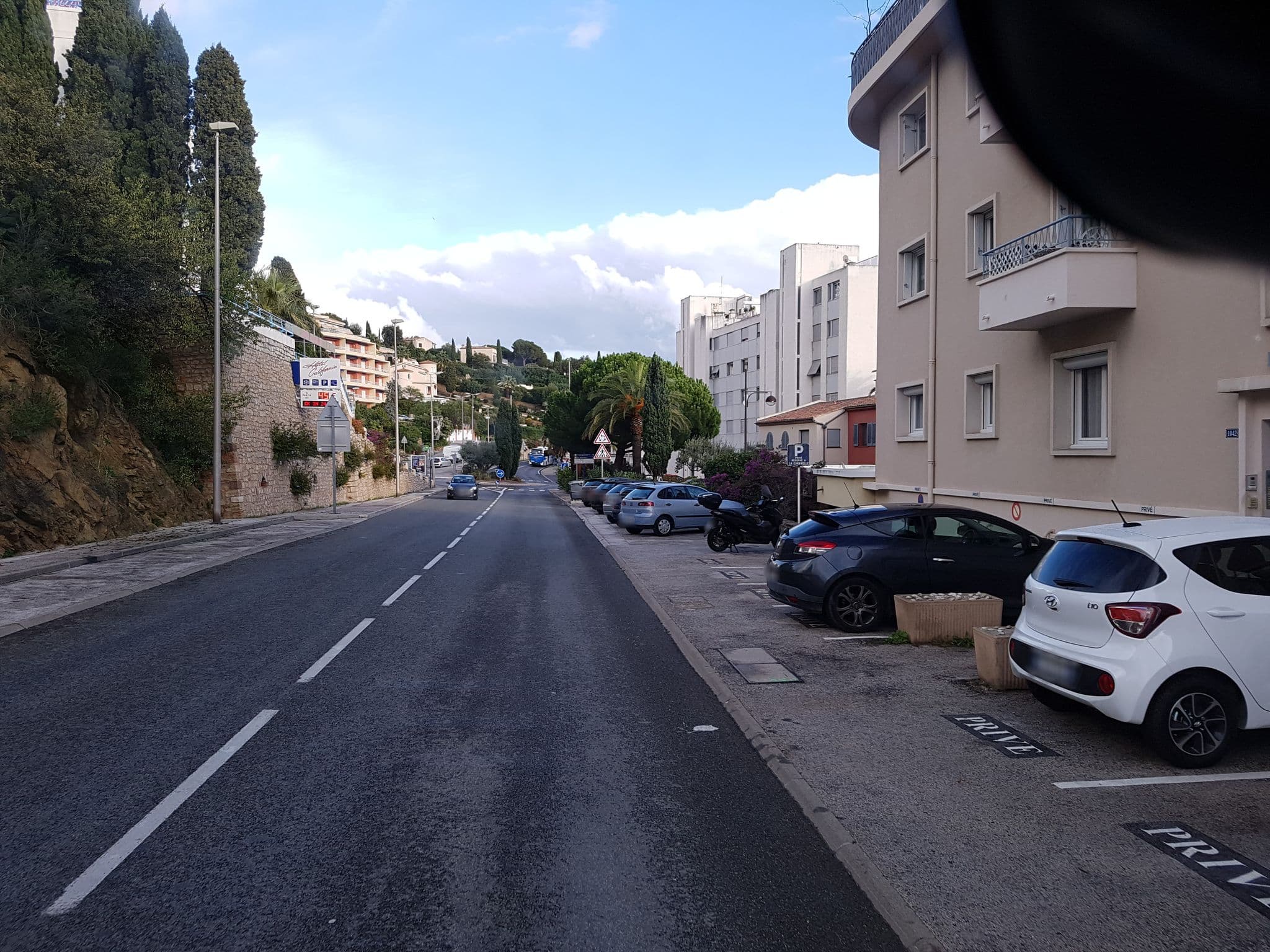 Street view near La Caravelle Vue Mer et Wifi, Le Lavandou — © bernardvoyageur (CC BY-SA · Mapillary)