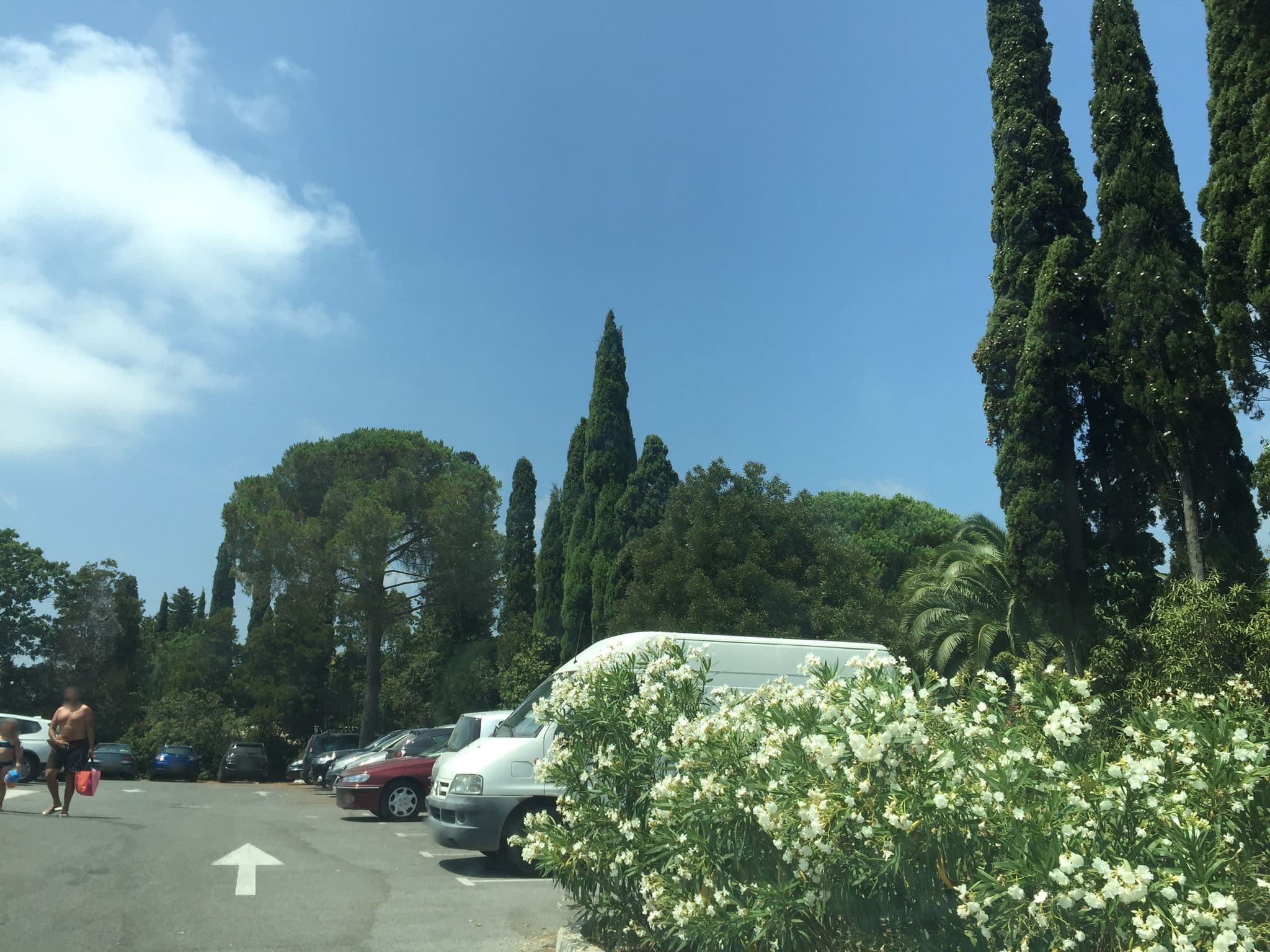 Street view near Les Jardins du Port, Sainte-Maxime — © jesolem (CC BY-SA · Mapillary)