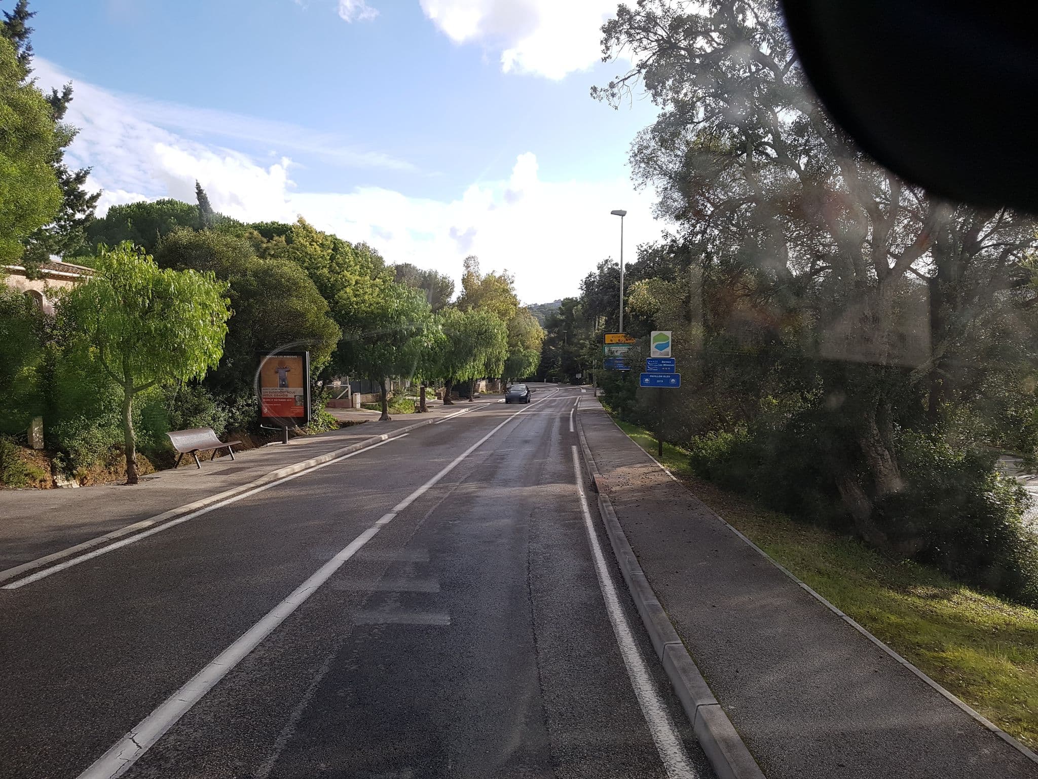 Street view near Le parc des oliviers, Le Lavandou — © bernardvoyageur (CC BY-SA · Mapillary)