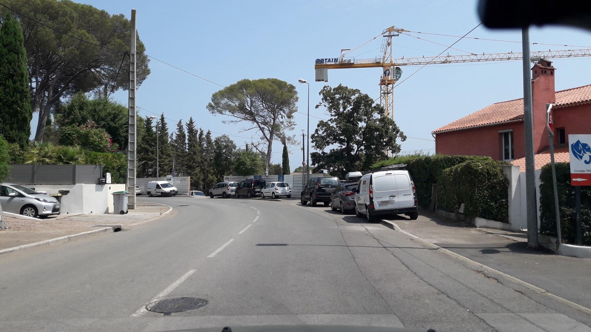 Street view near Résidence l'éléphant, Saint-Raphaël — © eric_s (CC BY-SA · Mapillary)