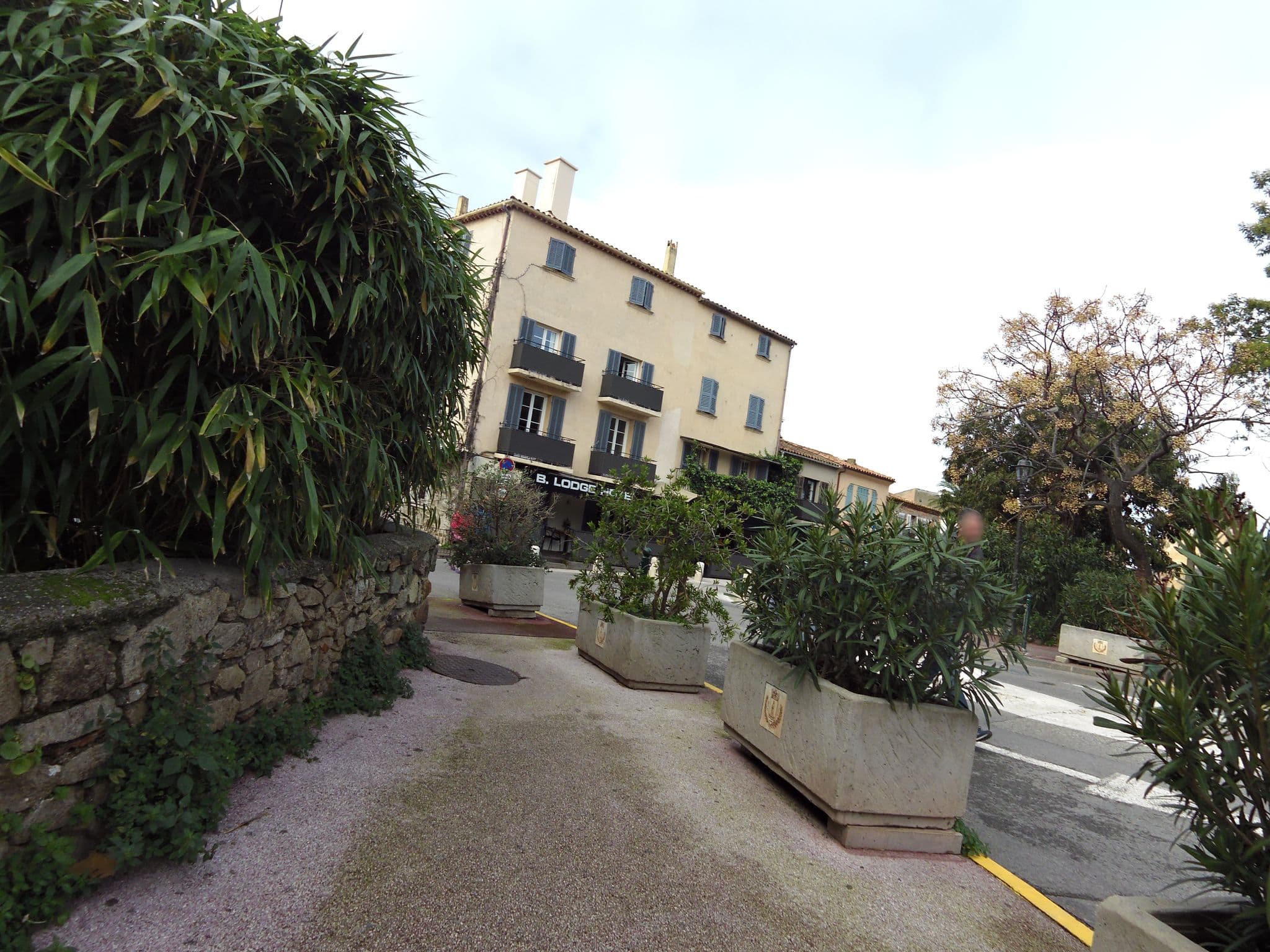 Street view near Duplex Citadelle, Saint-Tropez — © marcuscalabresus (CC BY-SA · Mapillary)