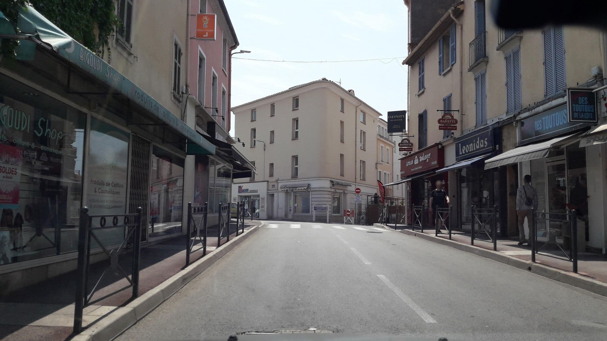 Street view near Selectour - Ailleurs Voyages, Saint-Raphaël — © eric_s (CC BY-SA · Mapillary)