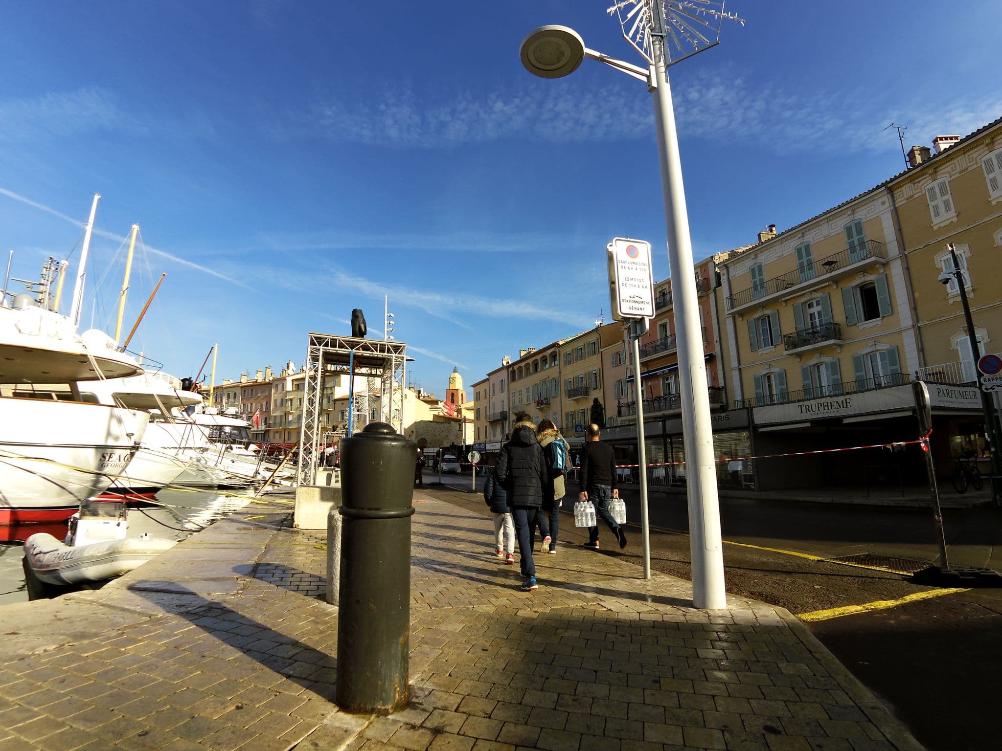Street view near Le Gallon, Saint-Tropez — © marcuscalabresus (CC BY-SA · Mapillary)