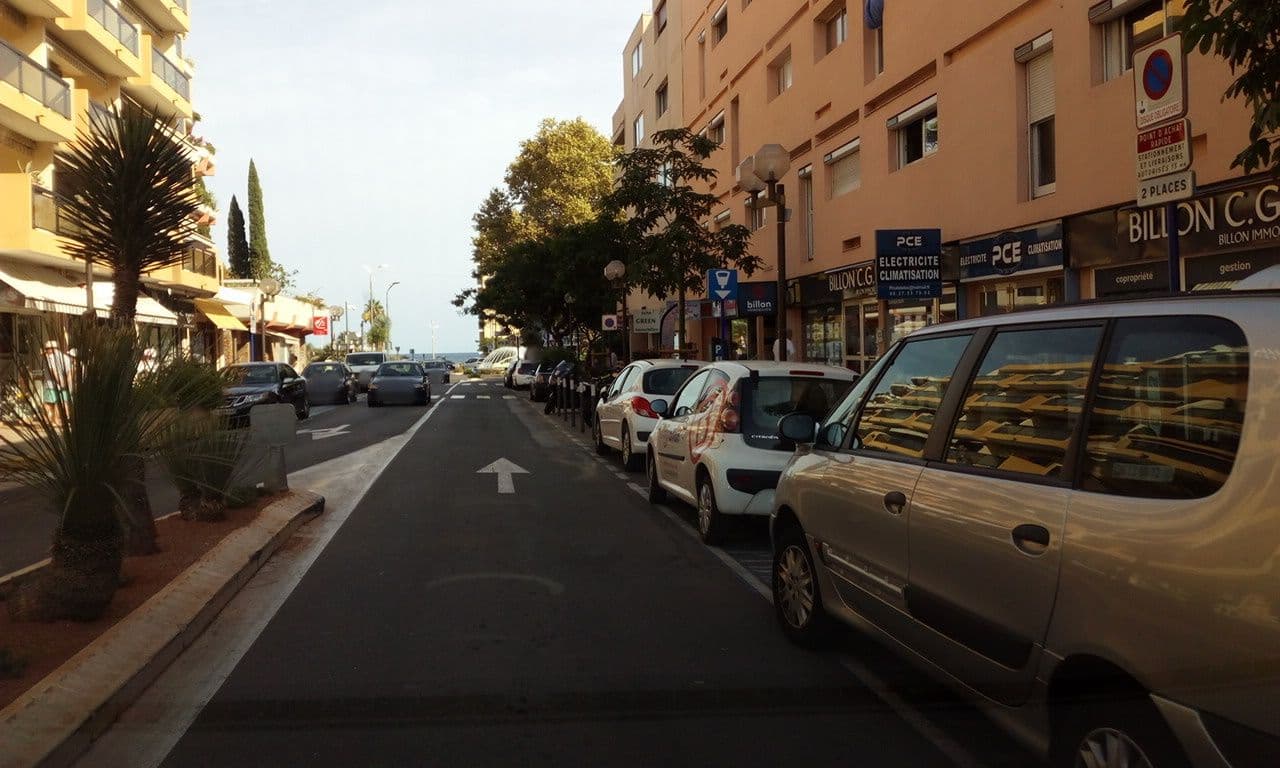 Street view near Apartment Saint James.9, Le Lavandou — © selfishseahorse (CC BY-SA · Mapillary)