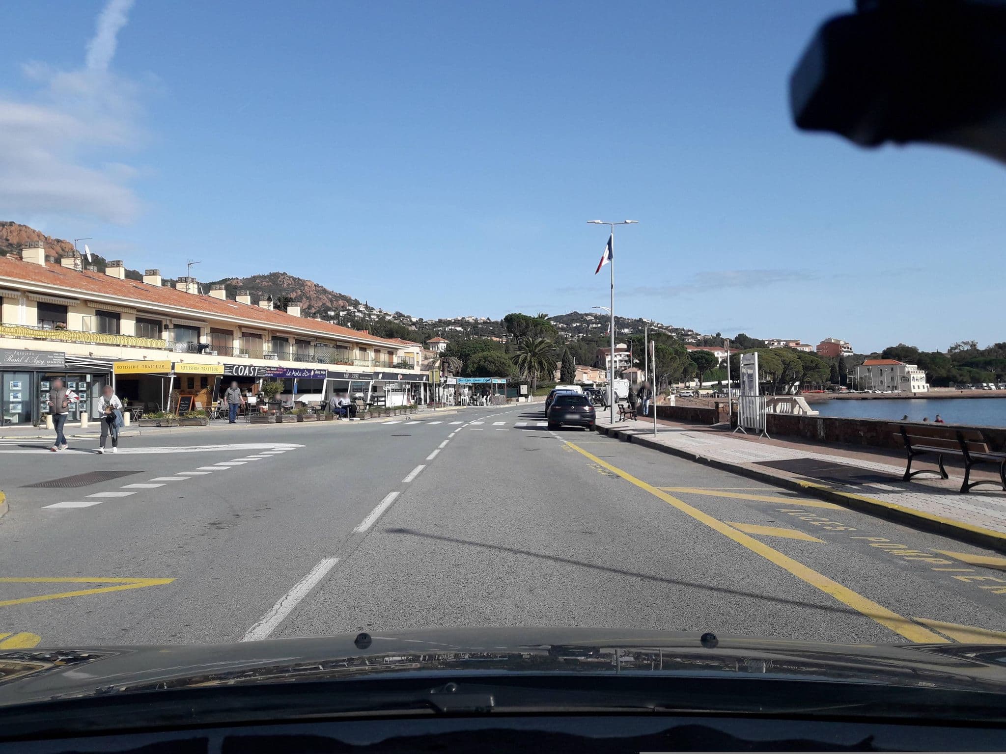 Street view near Latitudes Hôtel de l'Estérel, Saint-Raphaël — © eric_s (CC BY-SA · Mapillary)