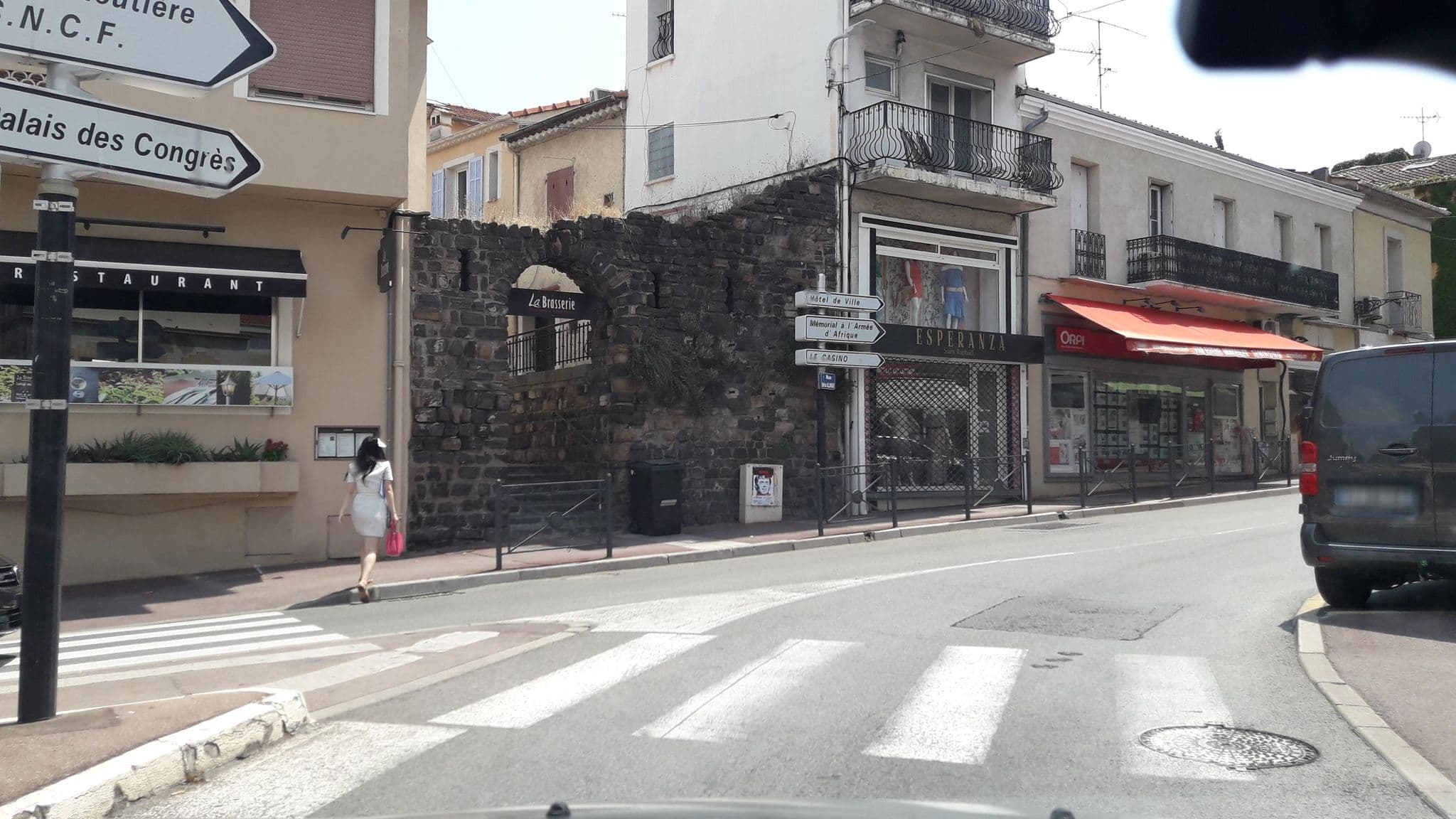 Street view near South Concept, Saint-Raphaël — © eric_s (CC BY-SA · Mapillary)
