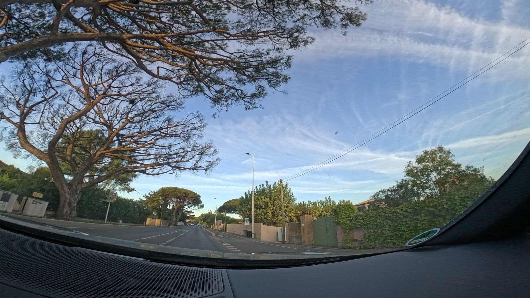 Street view near Villa Uruguay, Saint-Tropez — © pharris0n (CC BY-SA · Mapillary)