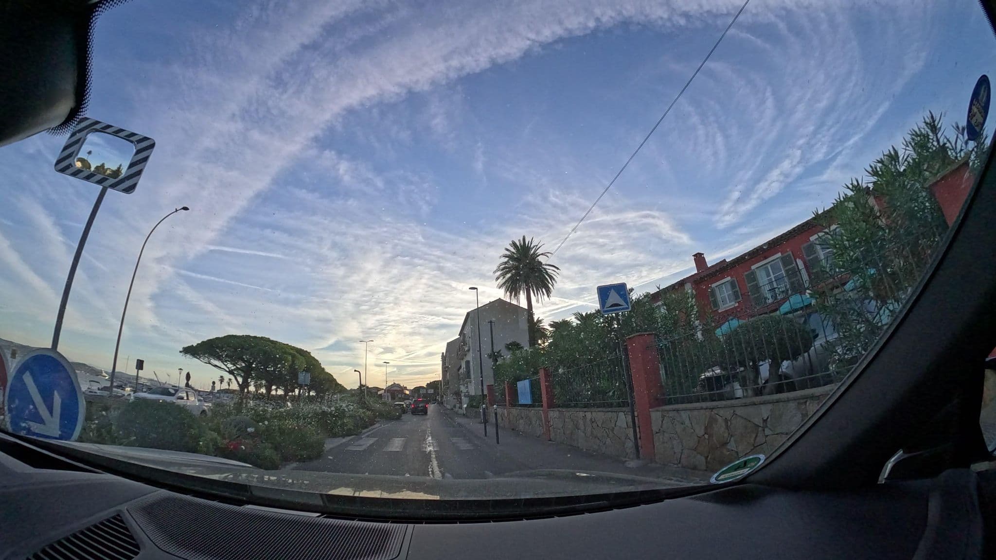Street view near Hotel Le Mouillage, Saint-Tropez — © pharris0n (CC BY-SA · Mapillary)