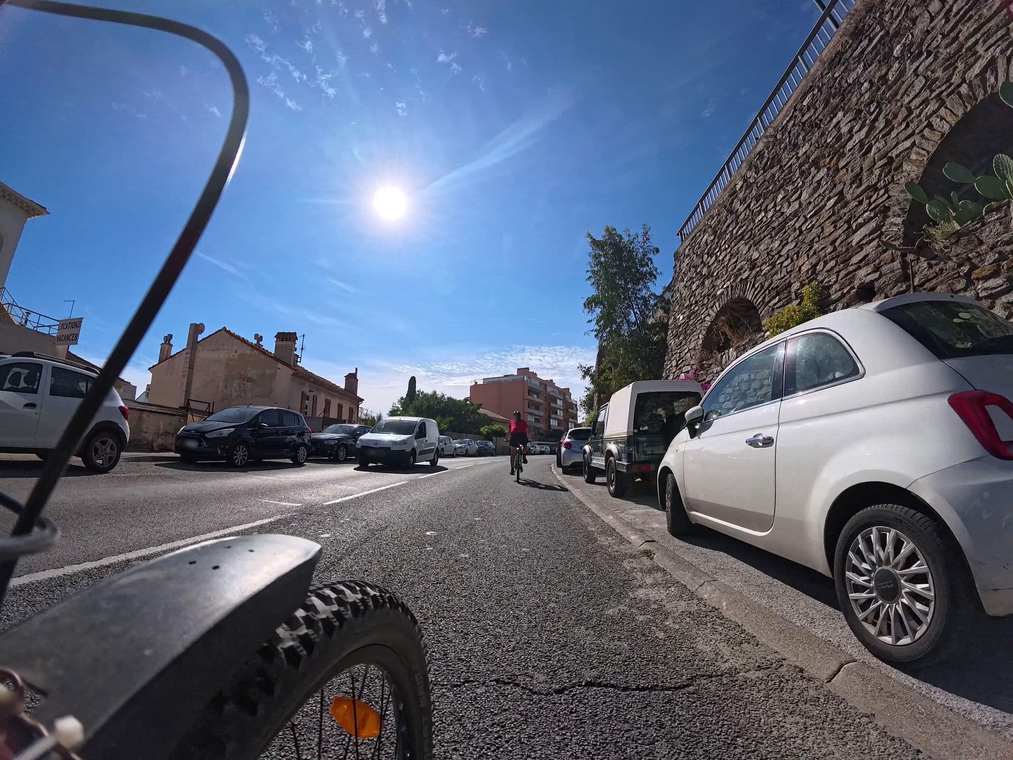 Street view near Hôtel la Lune, Le Lavandou — © voyage-hors-saison (CC BY-SA · Mapillary)