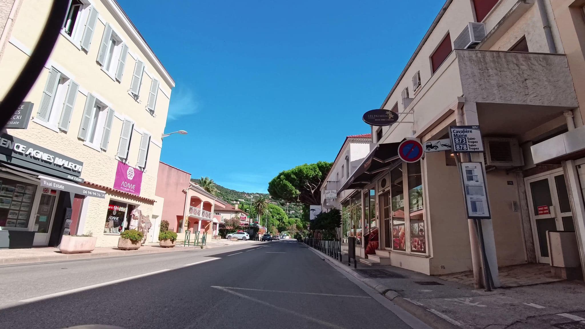 Street view near Hôtel Beau Site, Le Lavandou — © voyage-hors-saison (CC BY-SA · Mapillary)