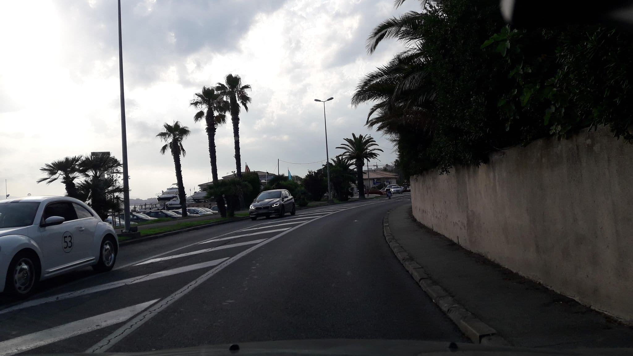 Street view near Hôtel Brise De Mer, Saint-Raphaël — © eric_s (CC BY-SA · Mapillary)