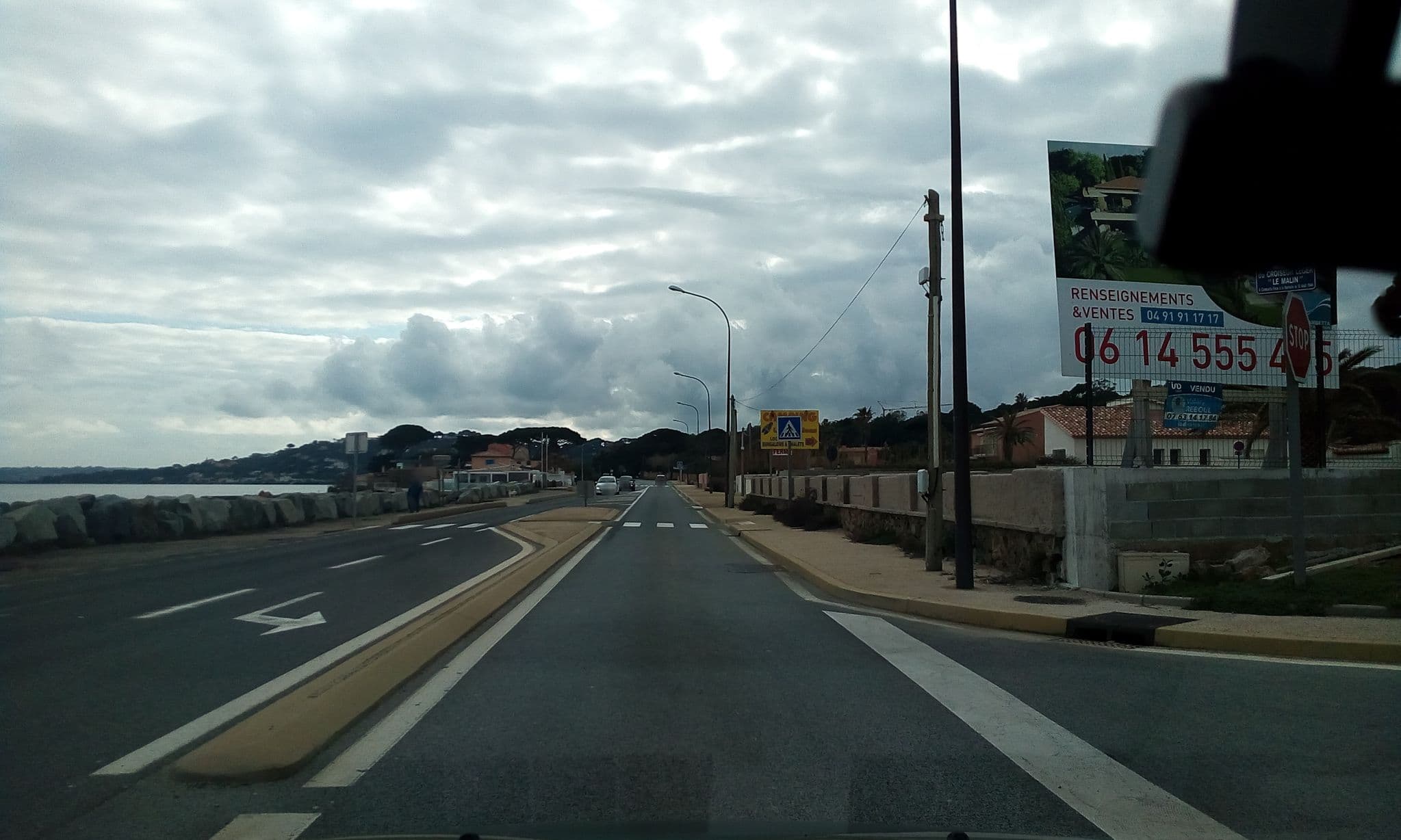 Street view near Residence Maeva les Coteaux de la Nartelle, Sainte-Maxime — © eric_s (CC BY-SA · Mapillary)