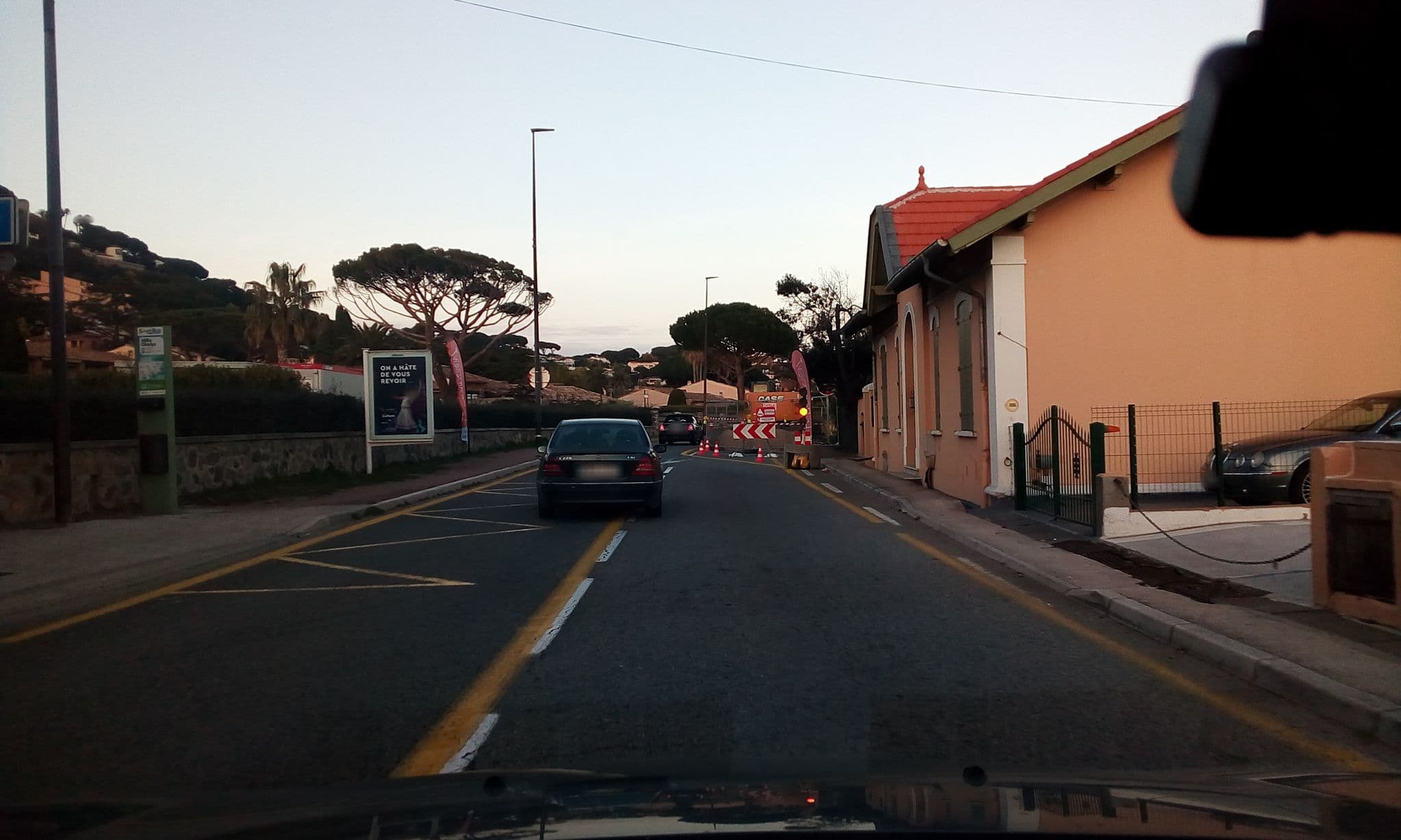 Street view near La Belle Aurôre Château, Sainte-Maxime — © eric_s (CC BY-SA · Mapillary)
