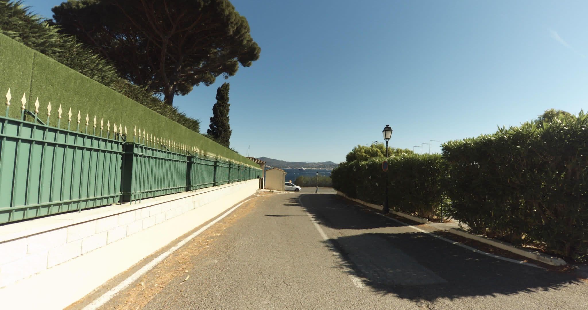 Street view near piscine KUBE Villa, Saint-Tropez — © sogefi (CC BY-SA · Mapillary)
