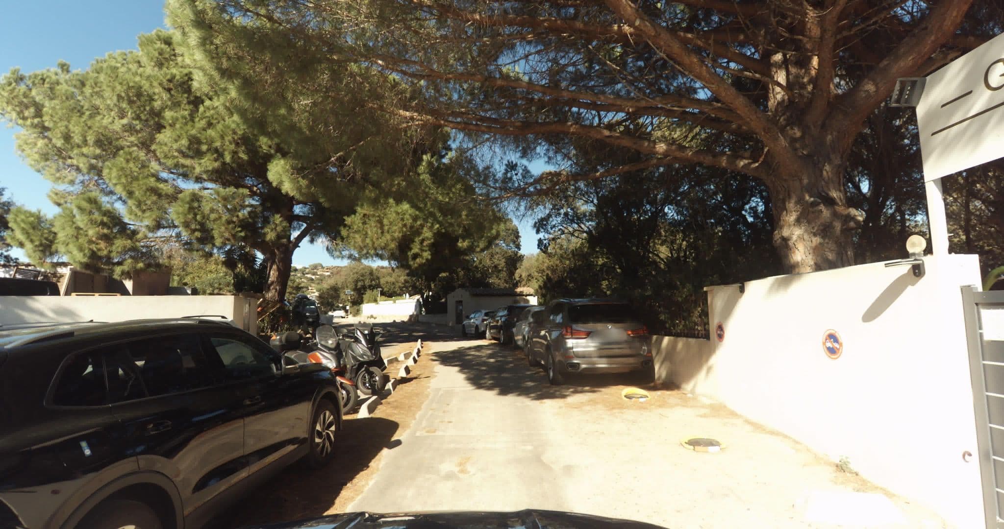 Street view near Villa Dahlia, Porto-Vecchio — © sogefi (CC BY-SA · Mapillary)