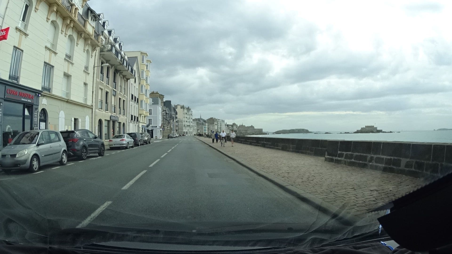 Street view near Ibis, Saint-Malo — © ljbouere (CC BY-SA · Mapillary)