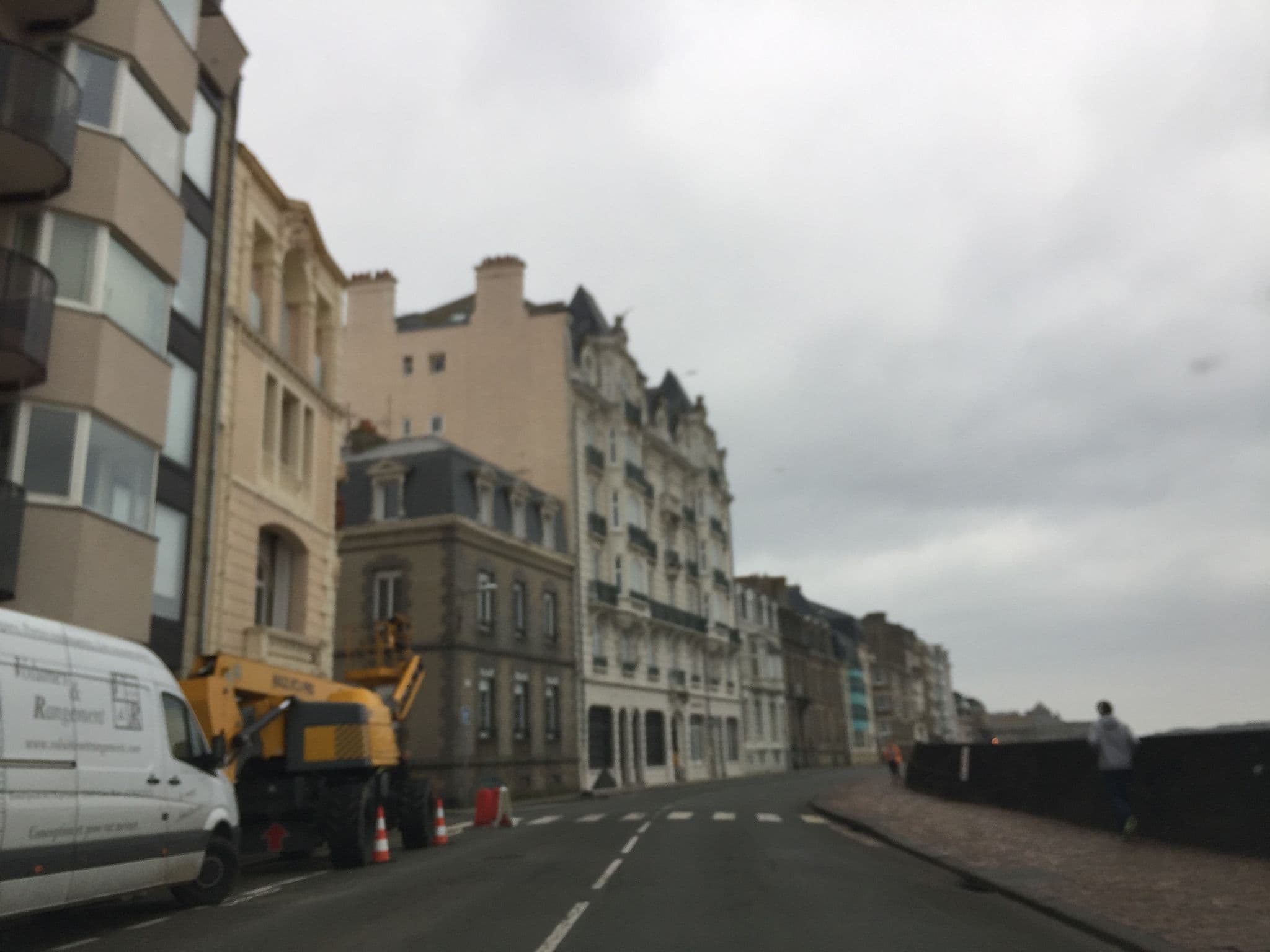 Street view near Hôtel Mercure Saint-Malo Front de Mer, Saint-Malo — © ptmap (CC BY-SA · Mapillary)