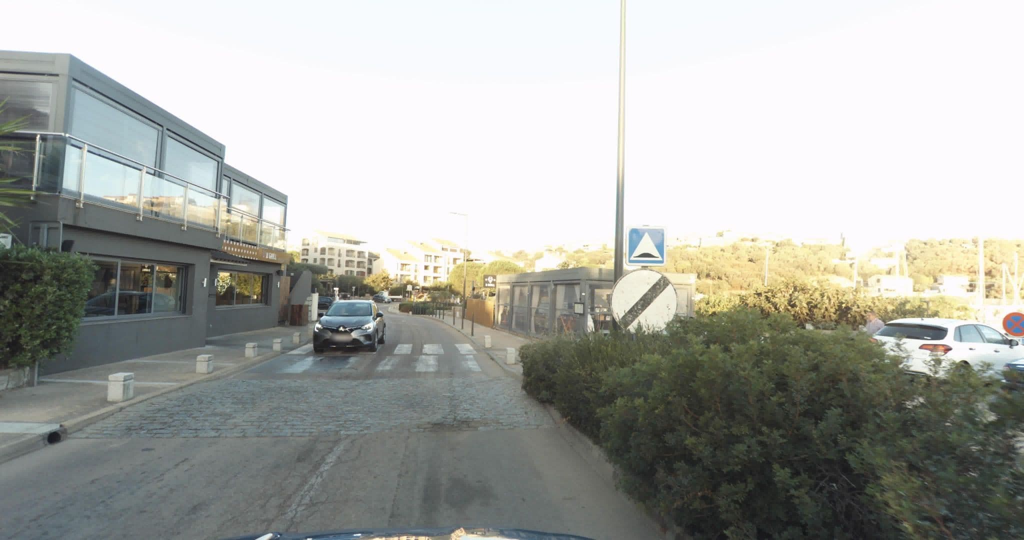 Street view near Immeuble la mer, Porto-Vecchio — © sogefi (CC BY-SA · Mapillary)