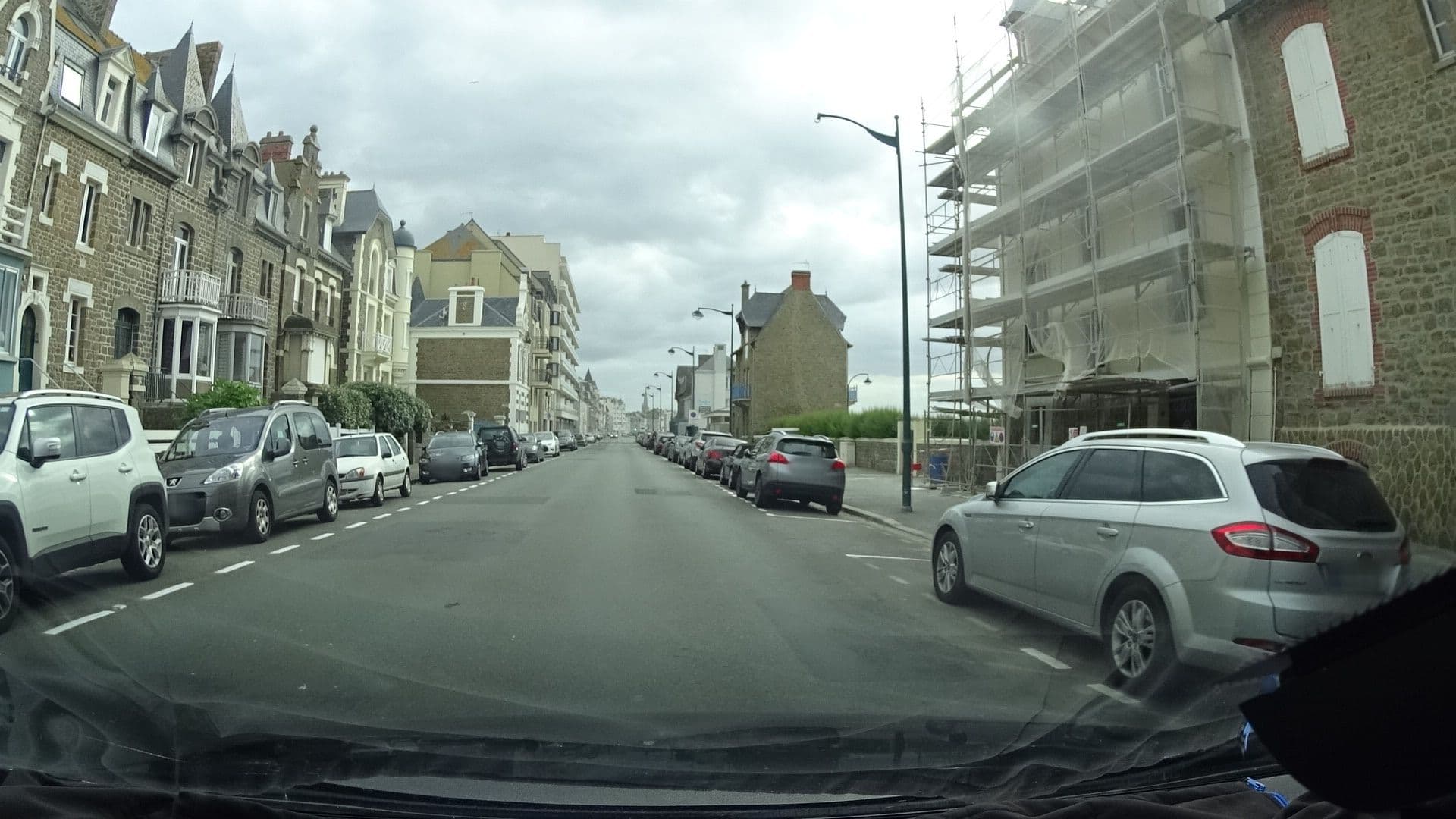 Street view near Hôtel Ambassadeurs, Saint-Malo — © ljbouere (CC BY-SA · Mapillary)