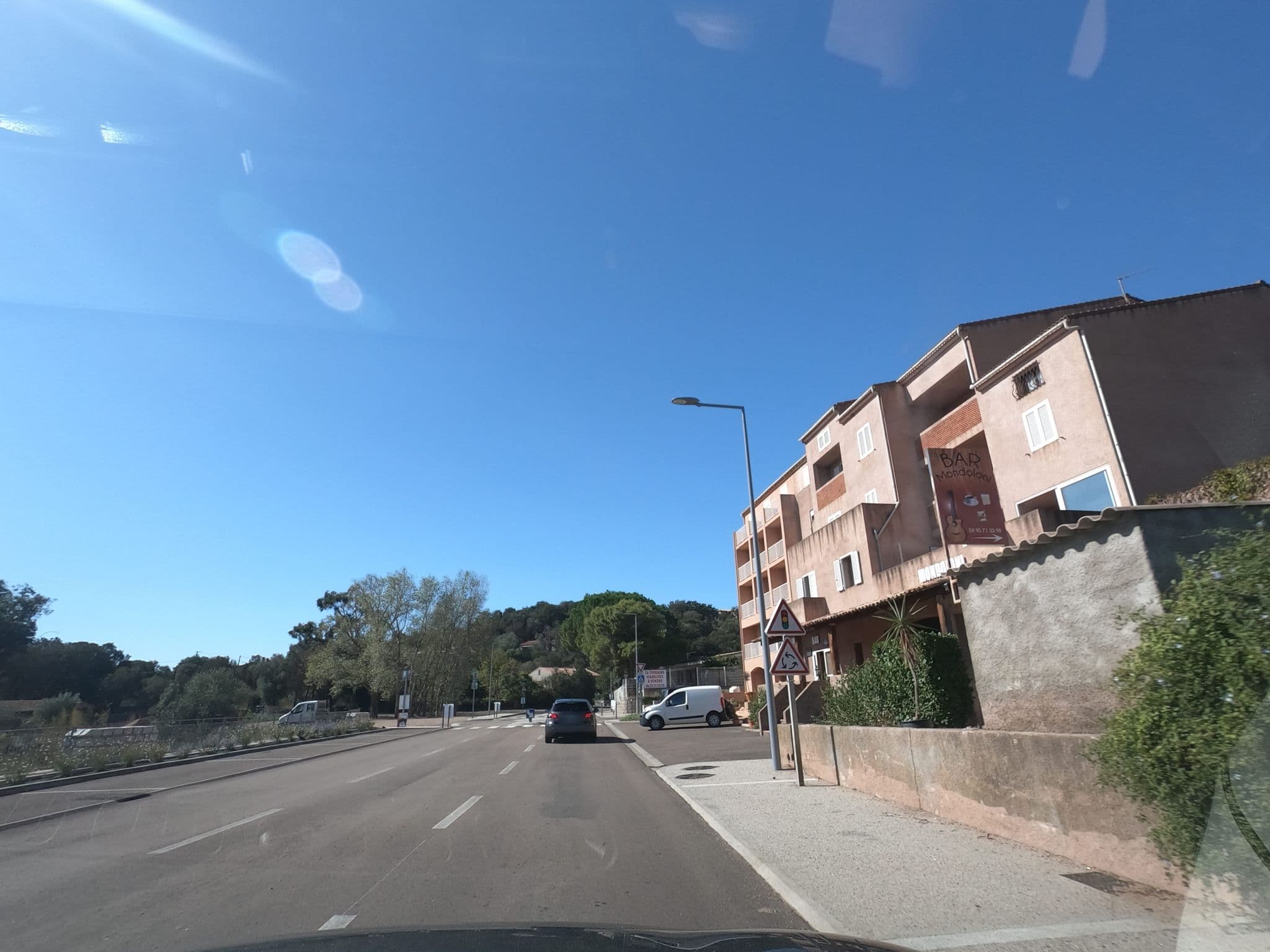 Street view near Hôtel Mondoloni, Porto-Vecchio — © canadarunner (CC BY-SA · Mapillary)