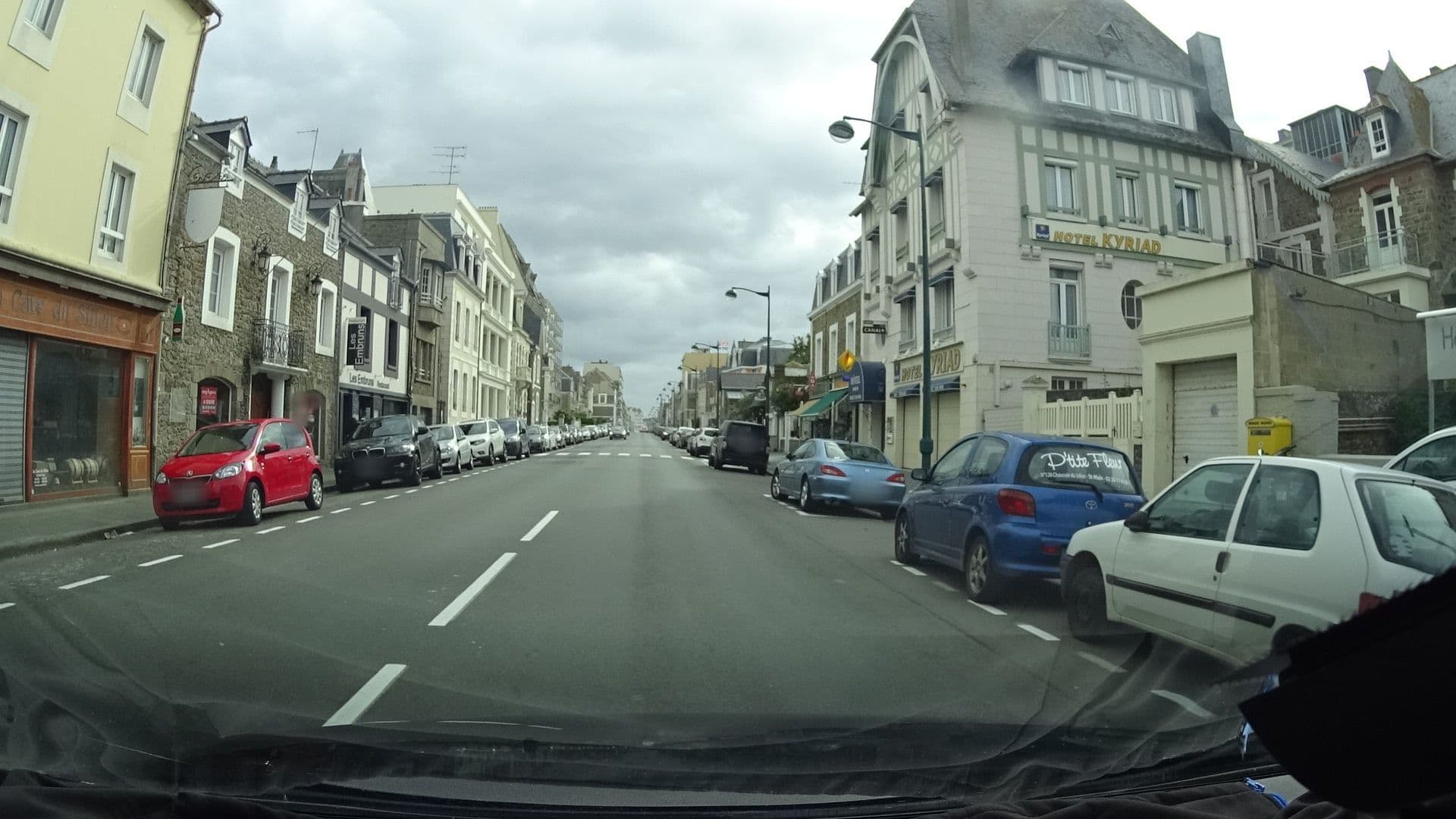 Street view near Hôtel Le Jersey, Saint-Malo — © ljbouere (CC BY-SA · Mapillary)