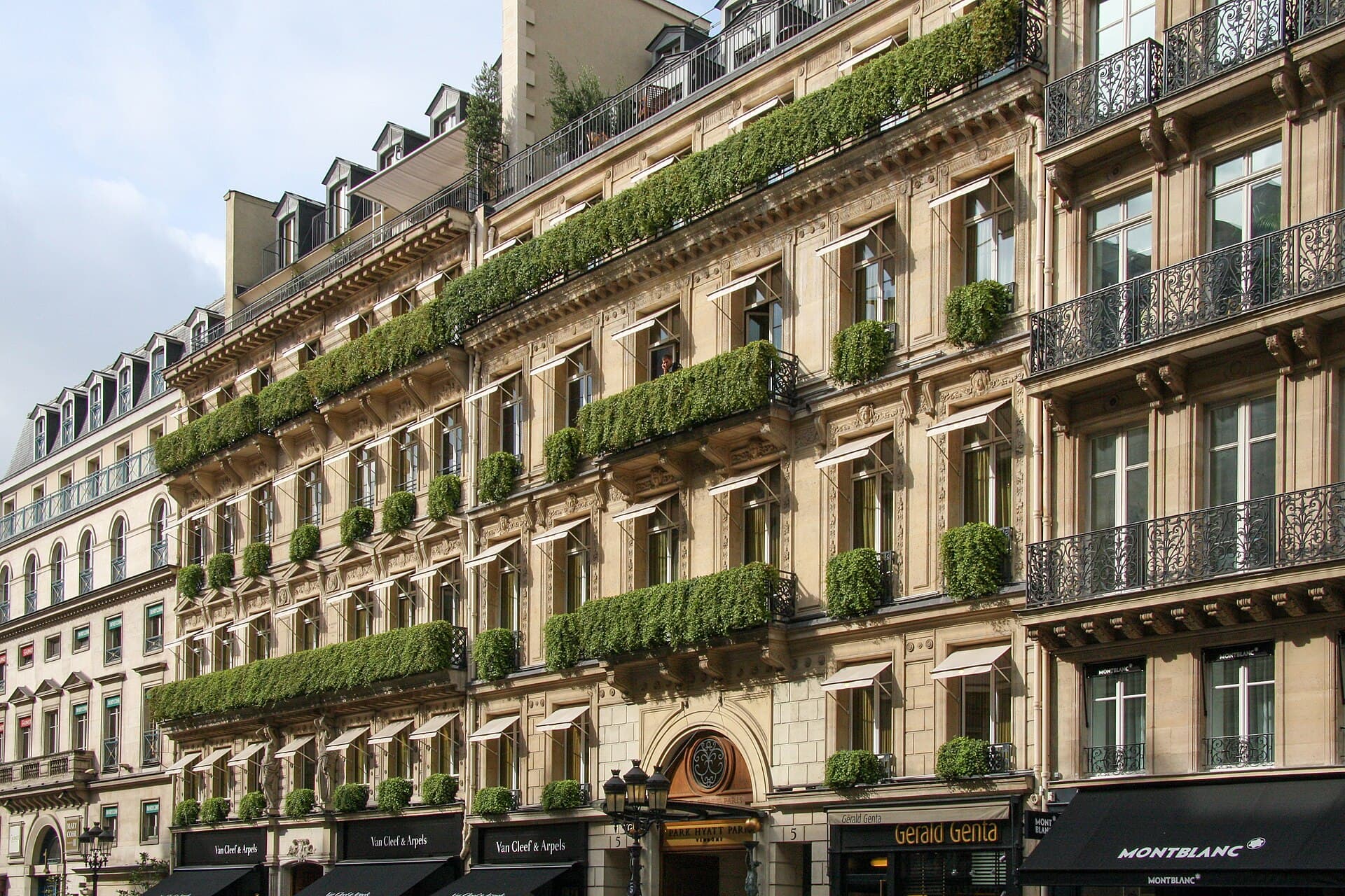 Park Hyatt Paris-Vendôme (via Wikimedia Commons, CC BY-SA 2.0)
