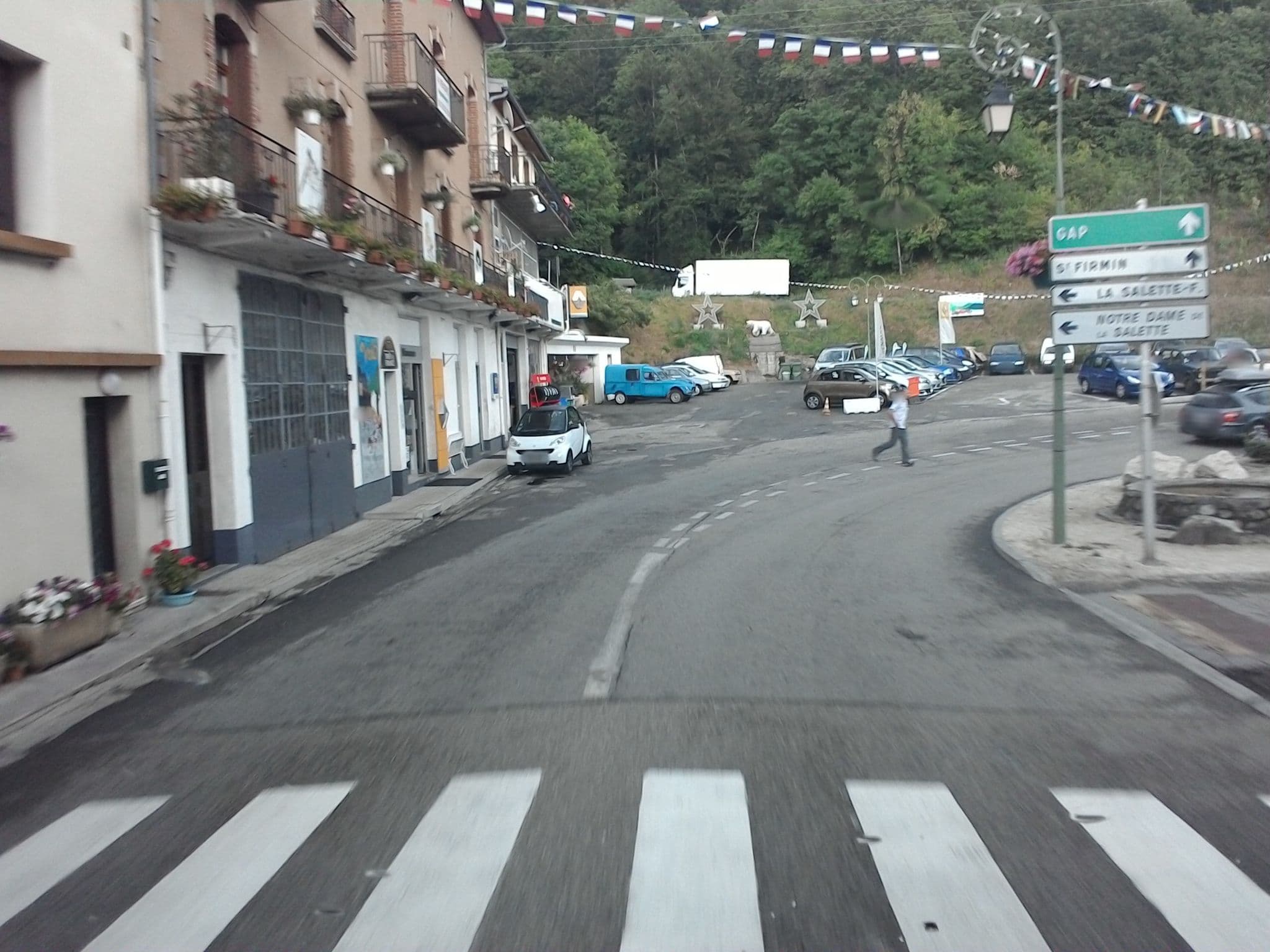 Street view near Hôtel Restaurant du Tilleul, Mens — © mprins (CC BY-SA · Mapillary)