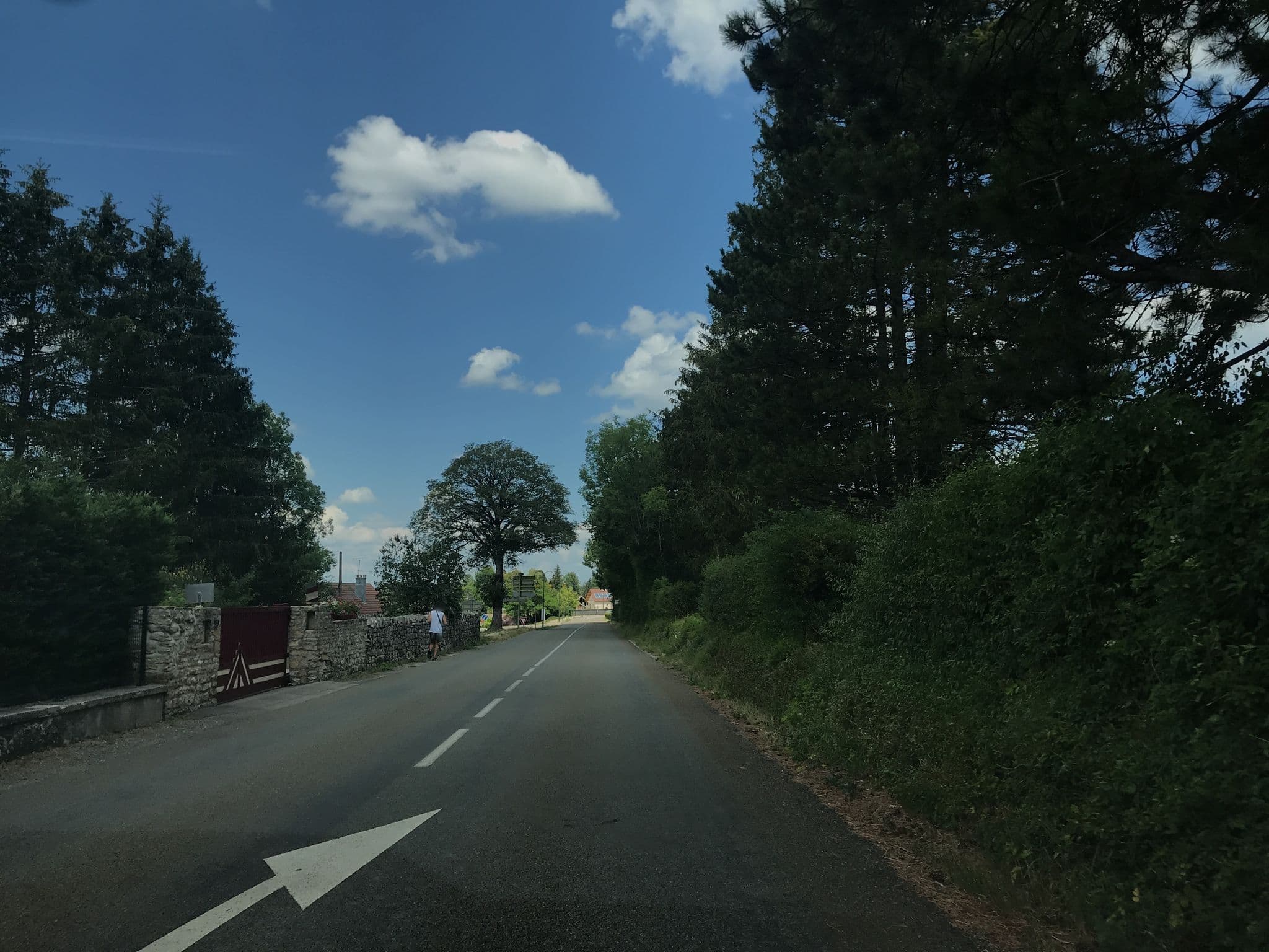 Street view near Colonie de Saint Ouen, Clairvaux-les-Lacs — © thepriben (CC BY-SA · Mapillary)