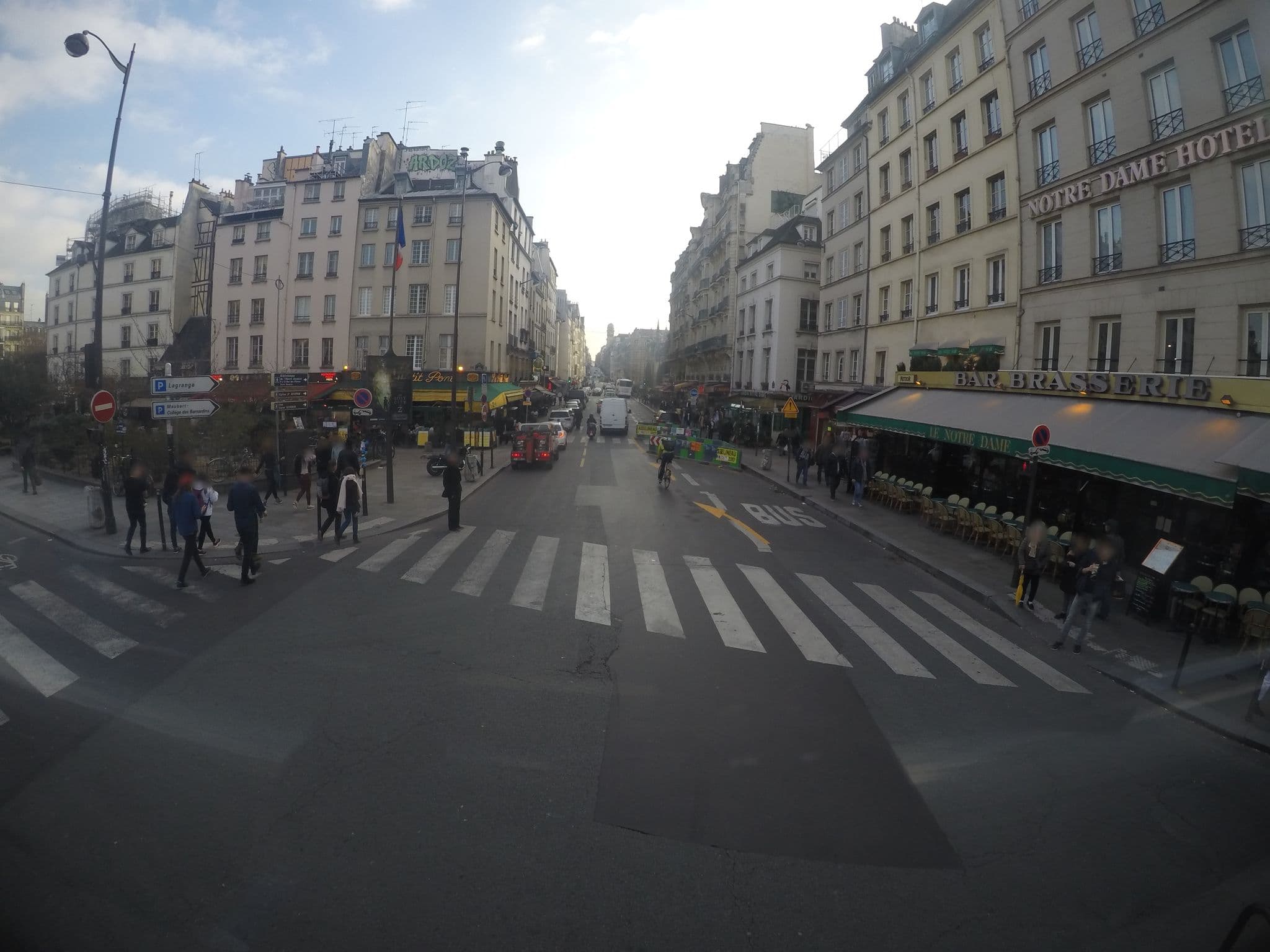 Street view near Hôtel Notre-Dame, Paris — © ccossio (CC BY-SA · Mapillary)