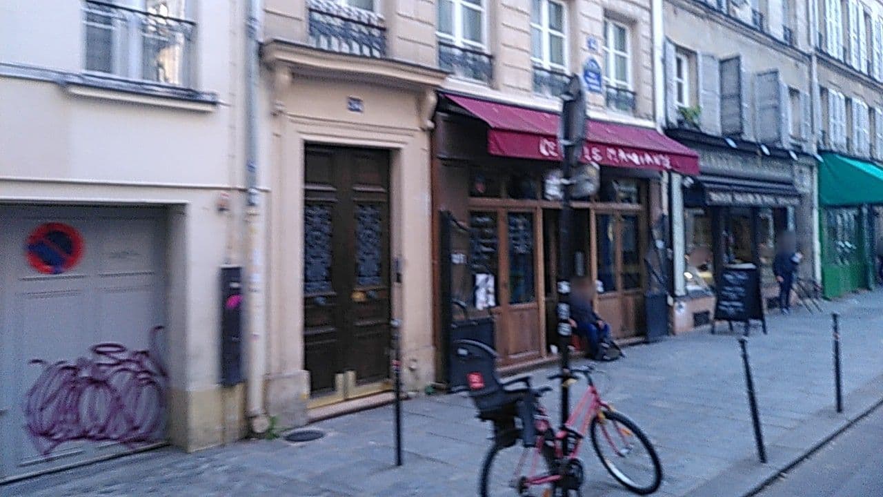 Street view near Hôtel Dupond Smith, Paris 04 Hôtel-de-Ville — © britze (CC BY-SA · Mapillary)