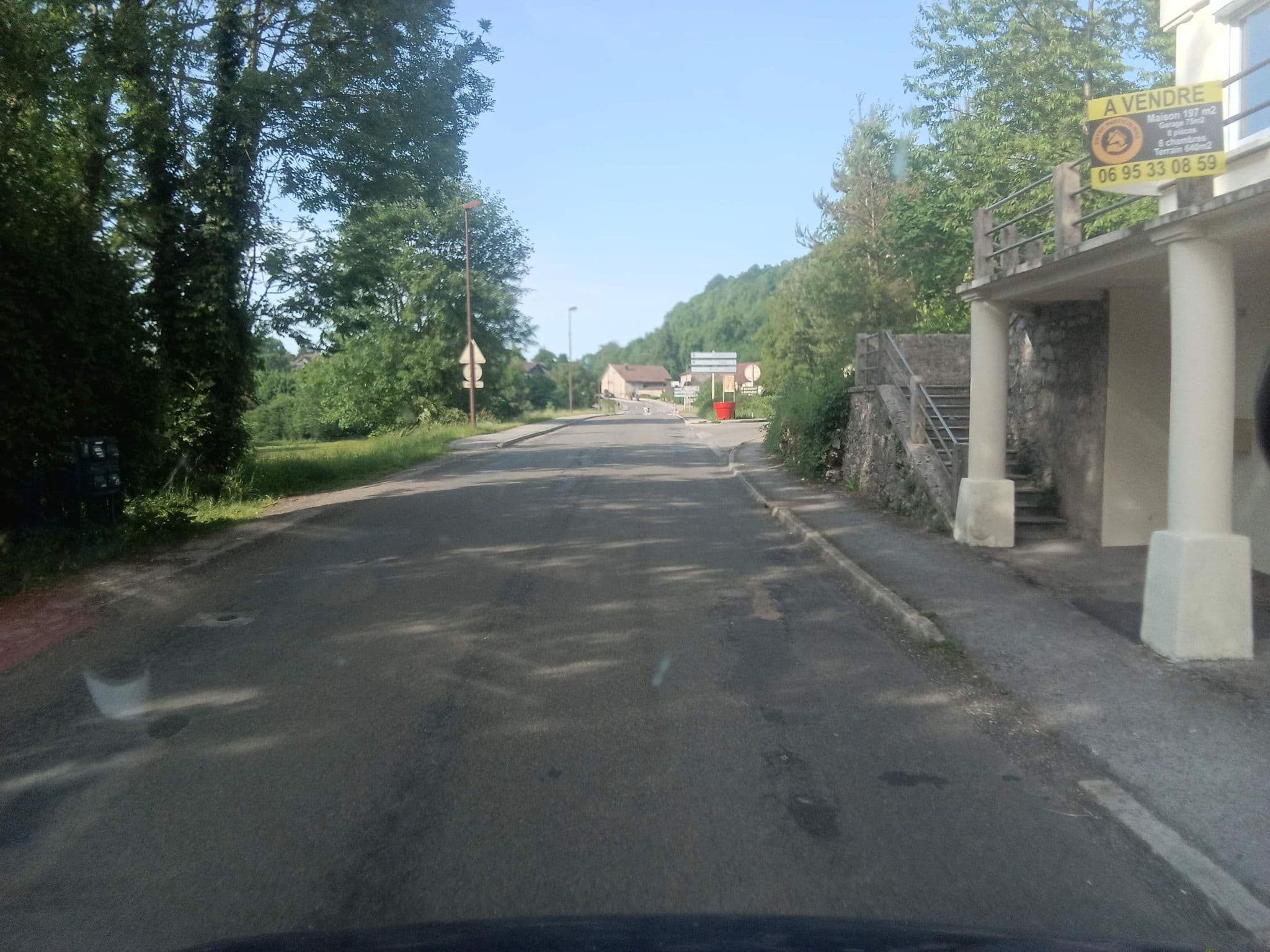 Street view near Legrand Florence, Clairvaux-les-Lacs — © mprins (CC BY-SA · Mapillary)