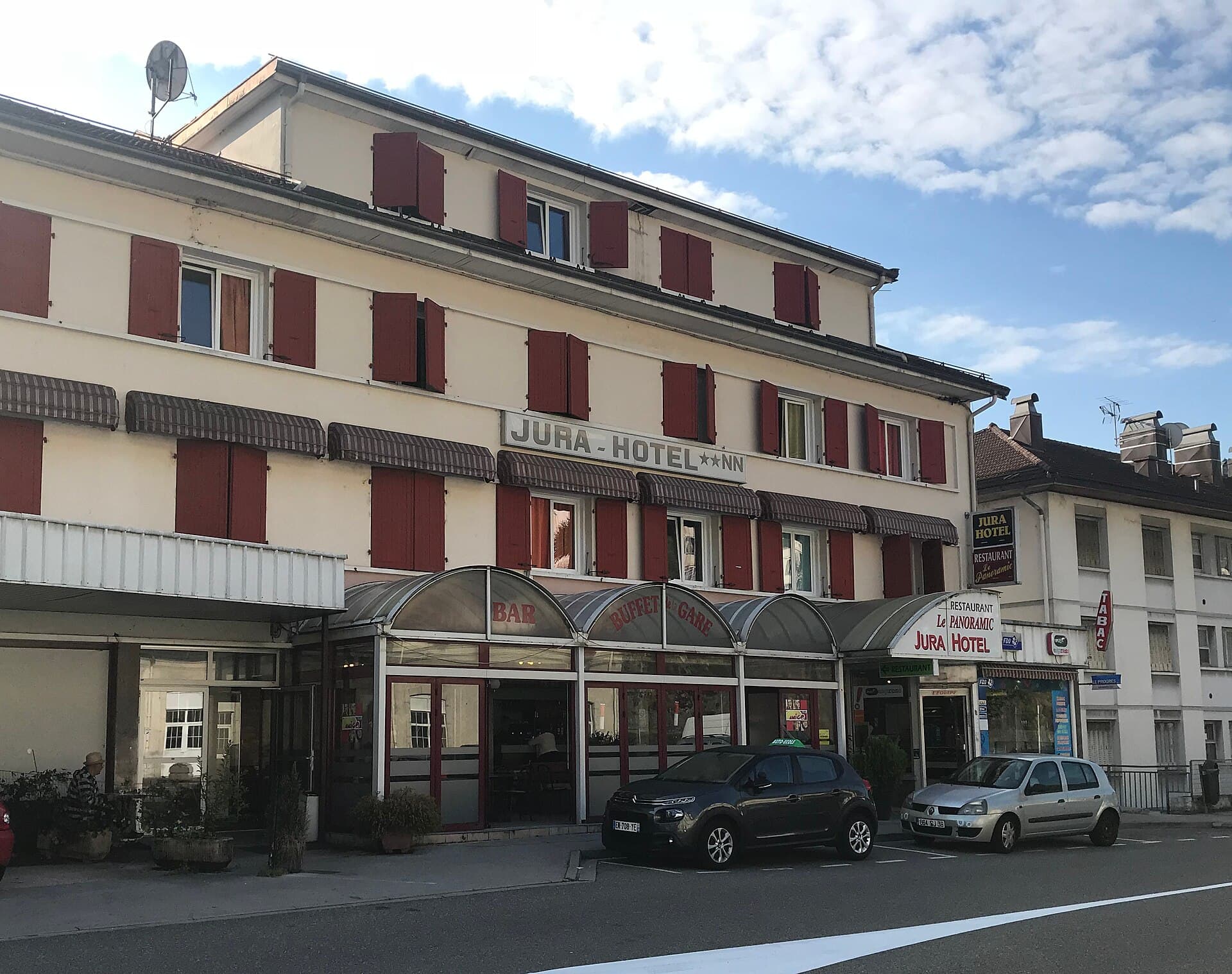 Jura Hôtel (via Wikimedia Commons, CC0)