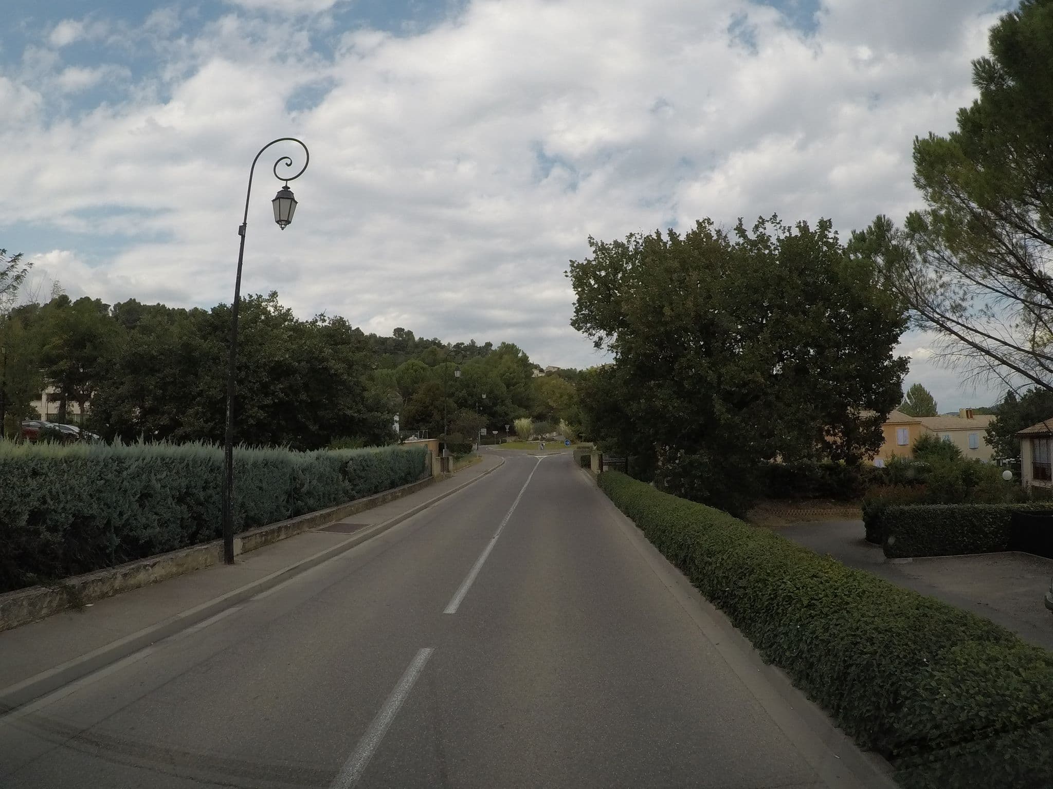 Street view near Les Hauts de Gréoux, Gréoux-les-Bains — © yaron (CC BY-SA · Mapillary)