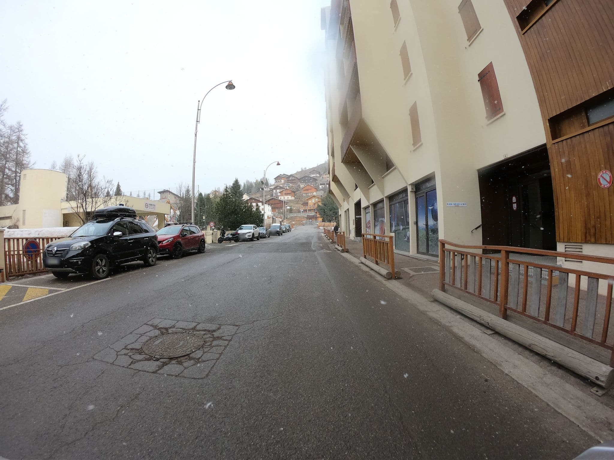 Street view near Plaza Valberg centre studio cabine, Puget-Théniers — © joostjakob (CC BY-SA · Mapillary)