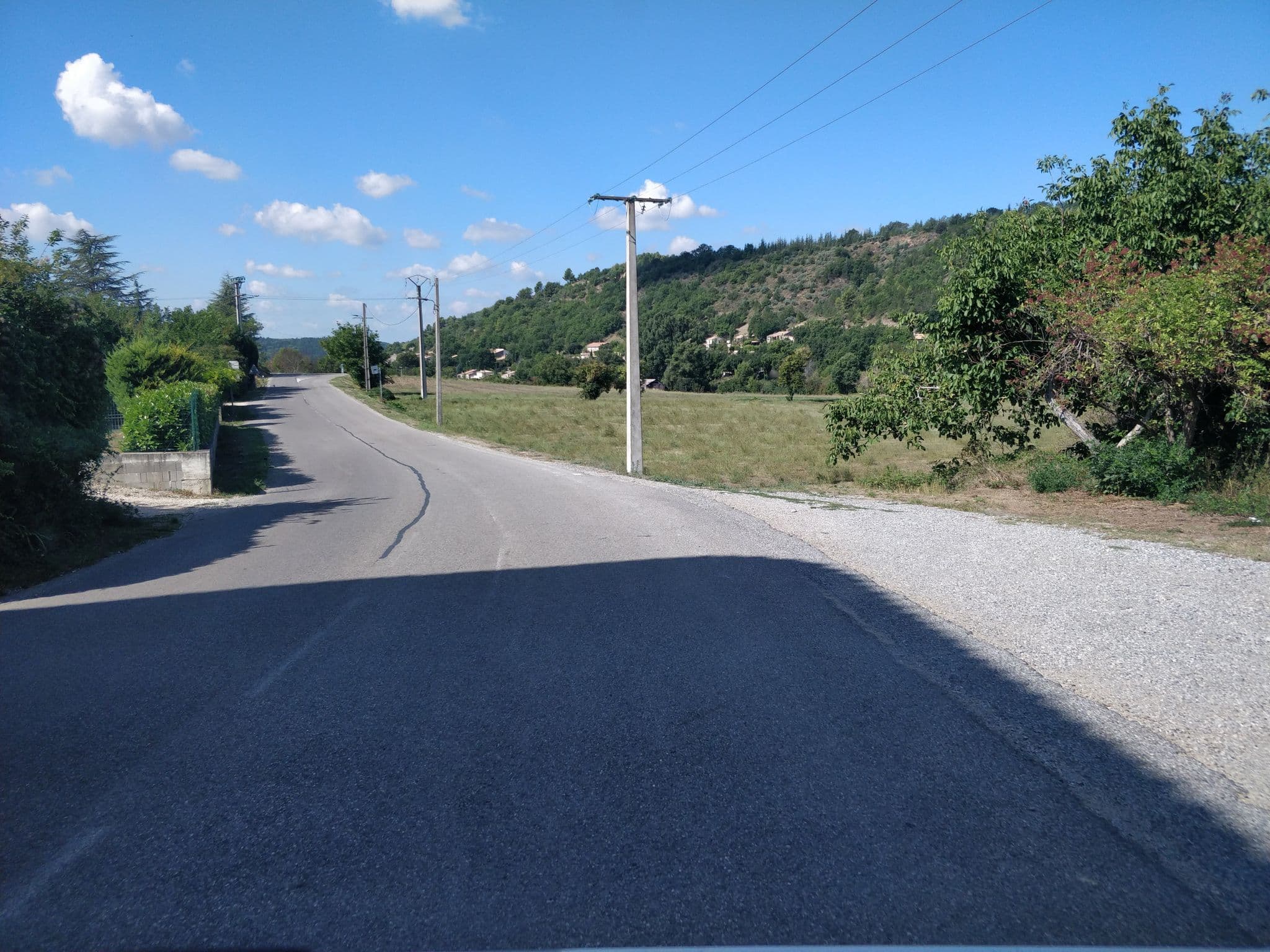 Street view near Le Vieux Castel, Riez — © raymond (CC BY-SA · Mapillary)